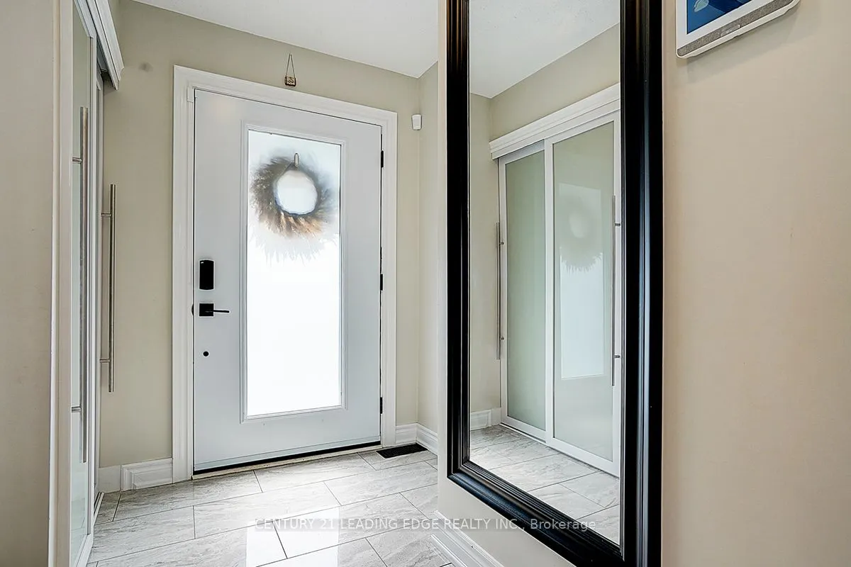 6 FREELAND Avenue