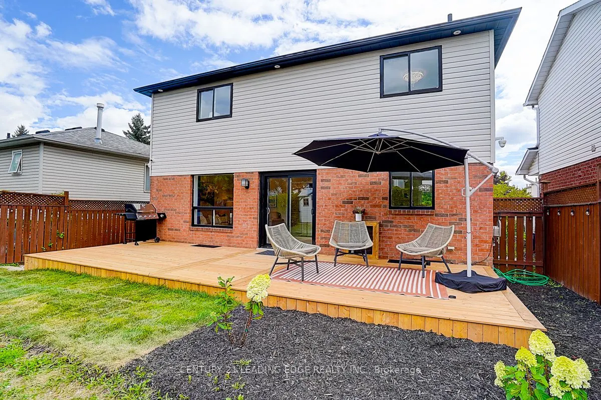 6 FREELAND Avenue