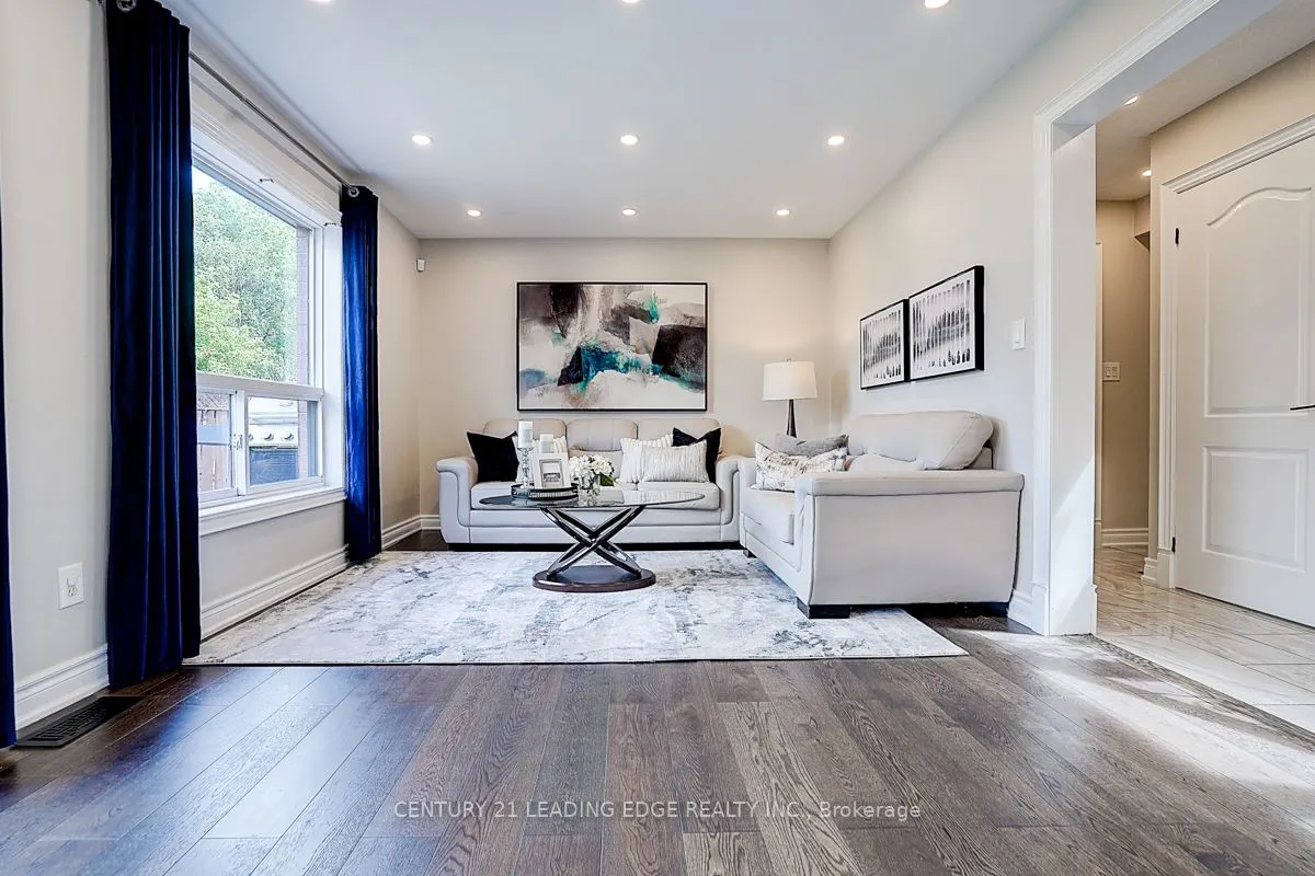 6 FREELAND Avenue
