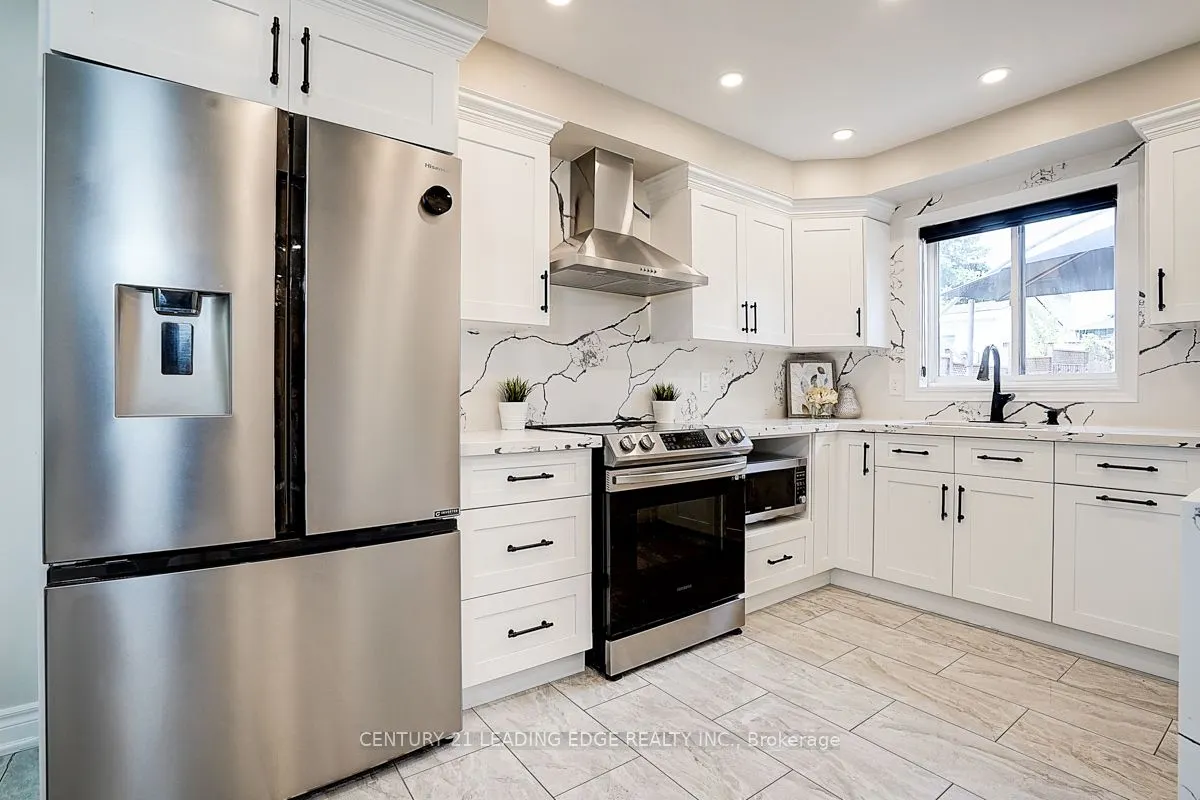 6 FREELAND Avenue