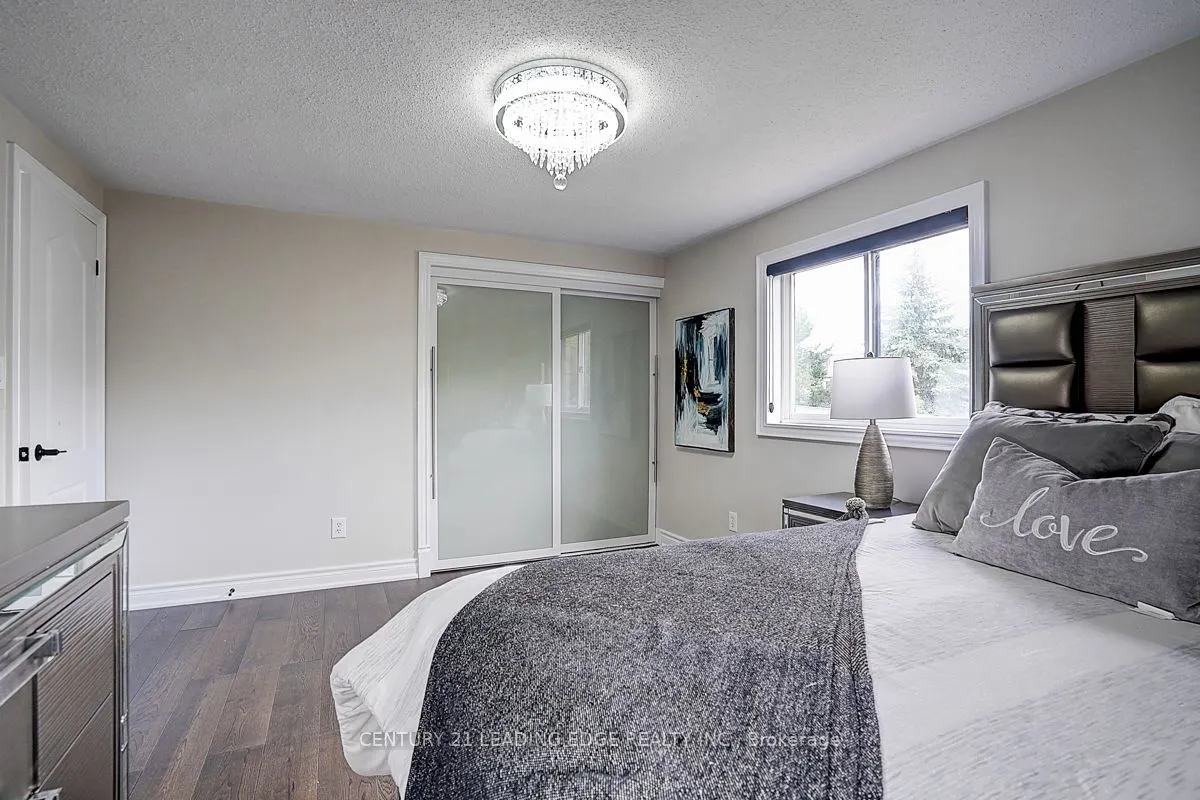 6 FREELAND Avenue