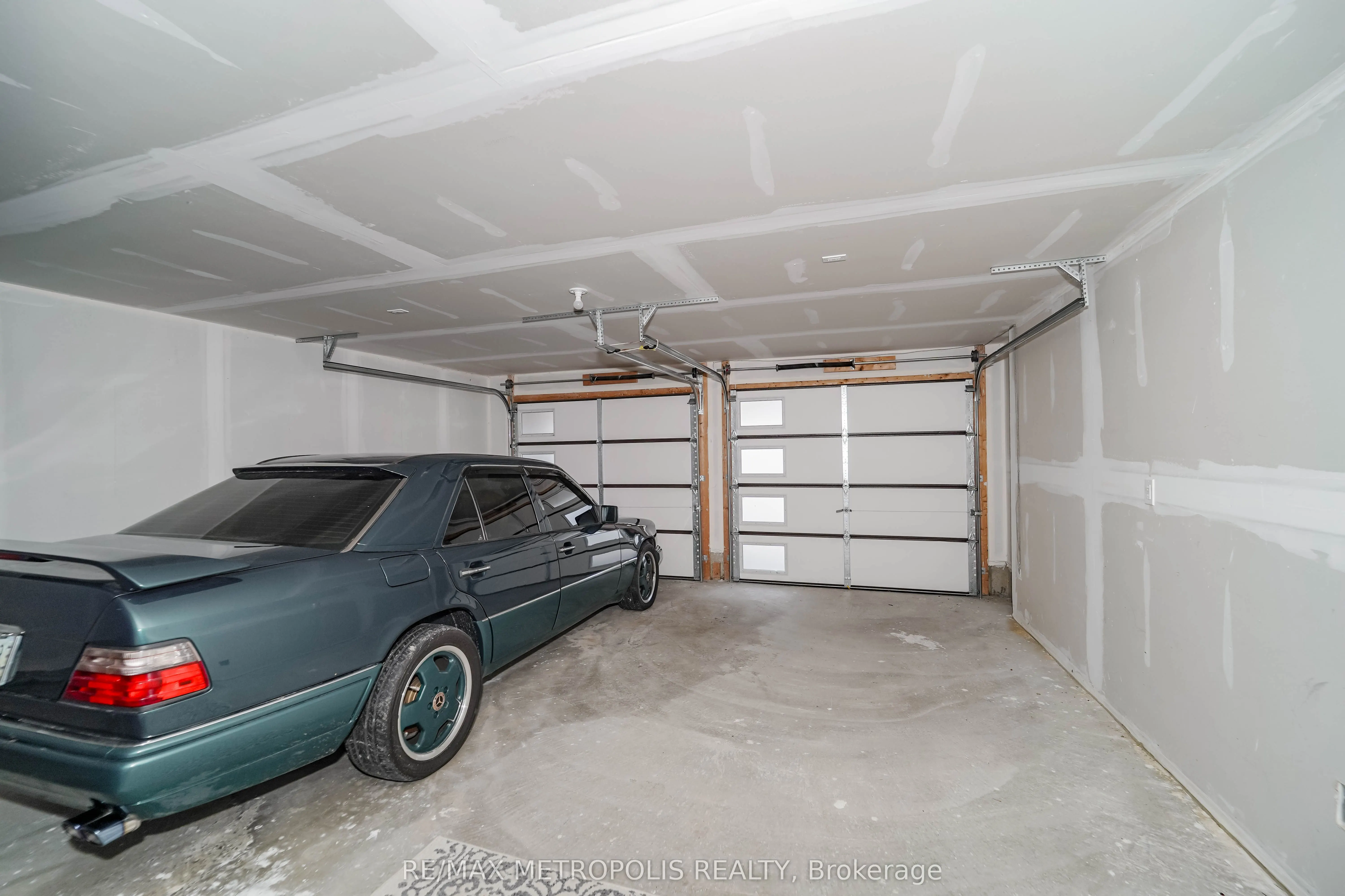 11 Yacht Drive