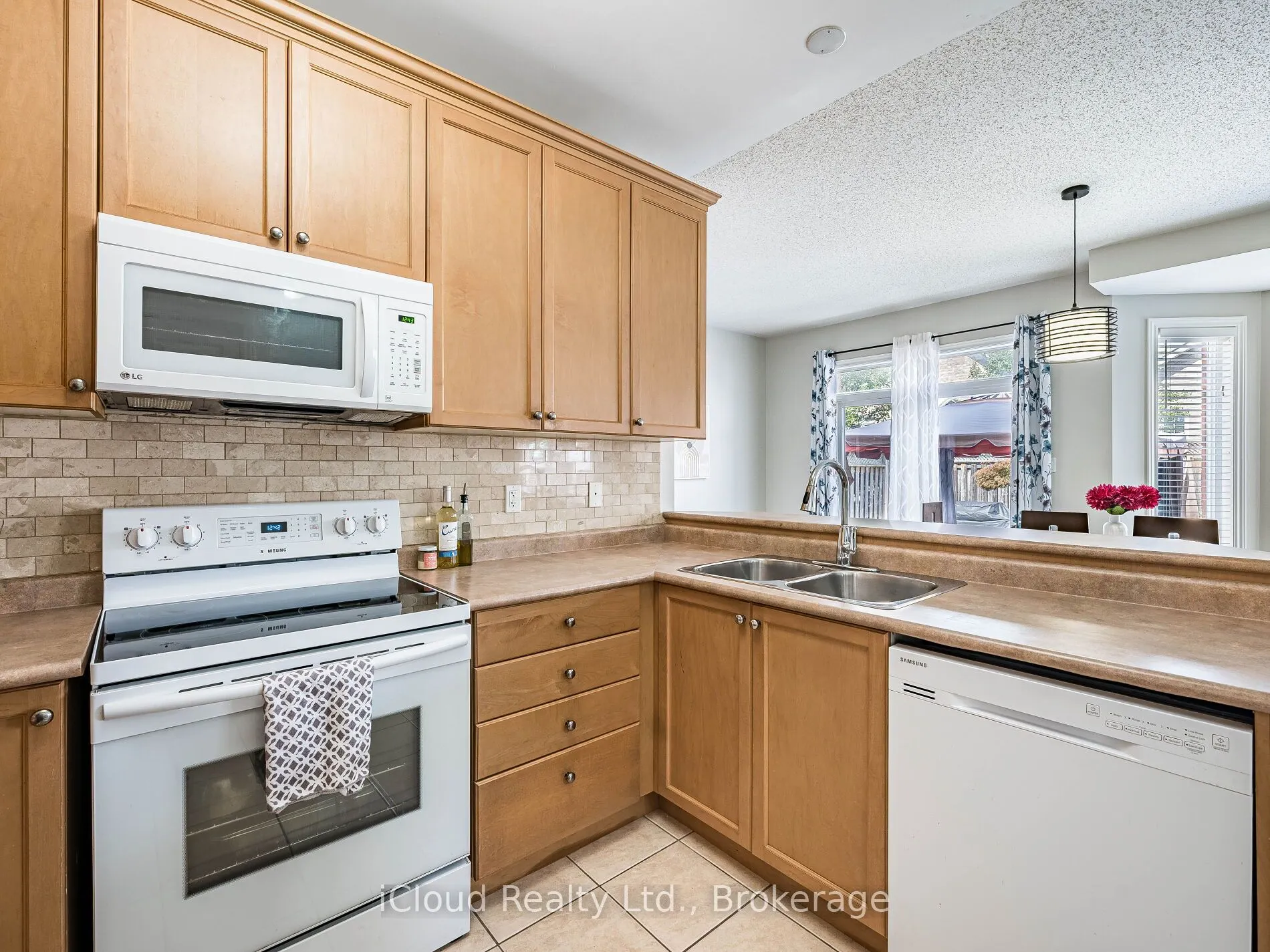 634 Oxbow Crescent