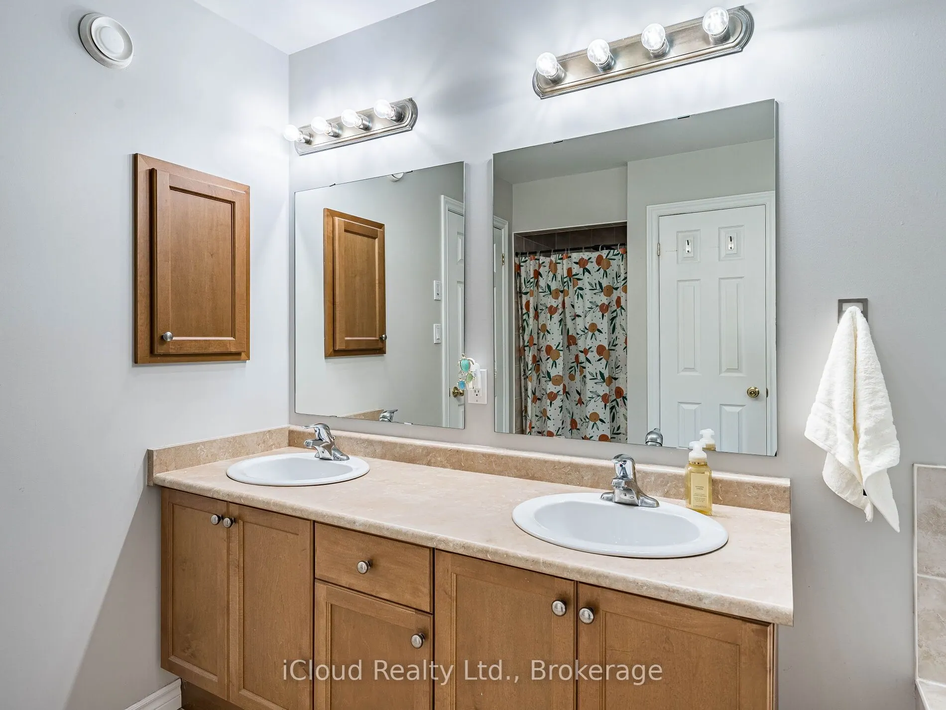 634 Oxbow Crescent