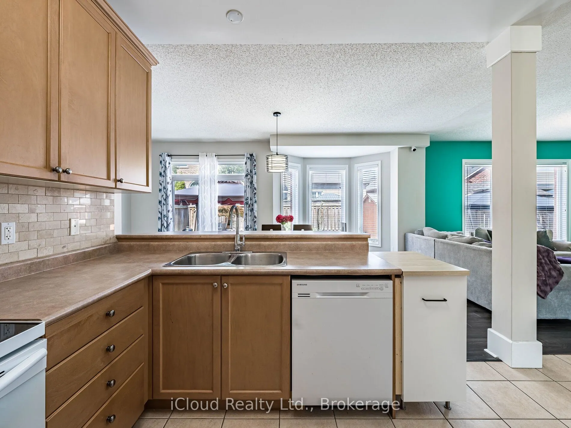 634 Oxbow Crescent
