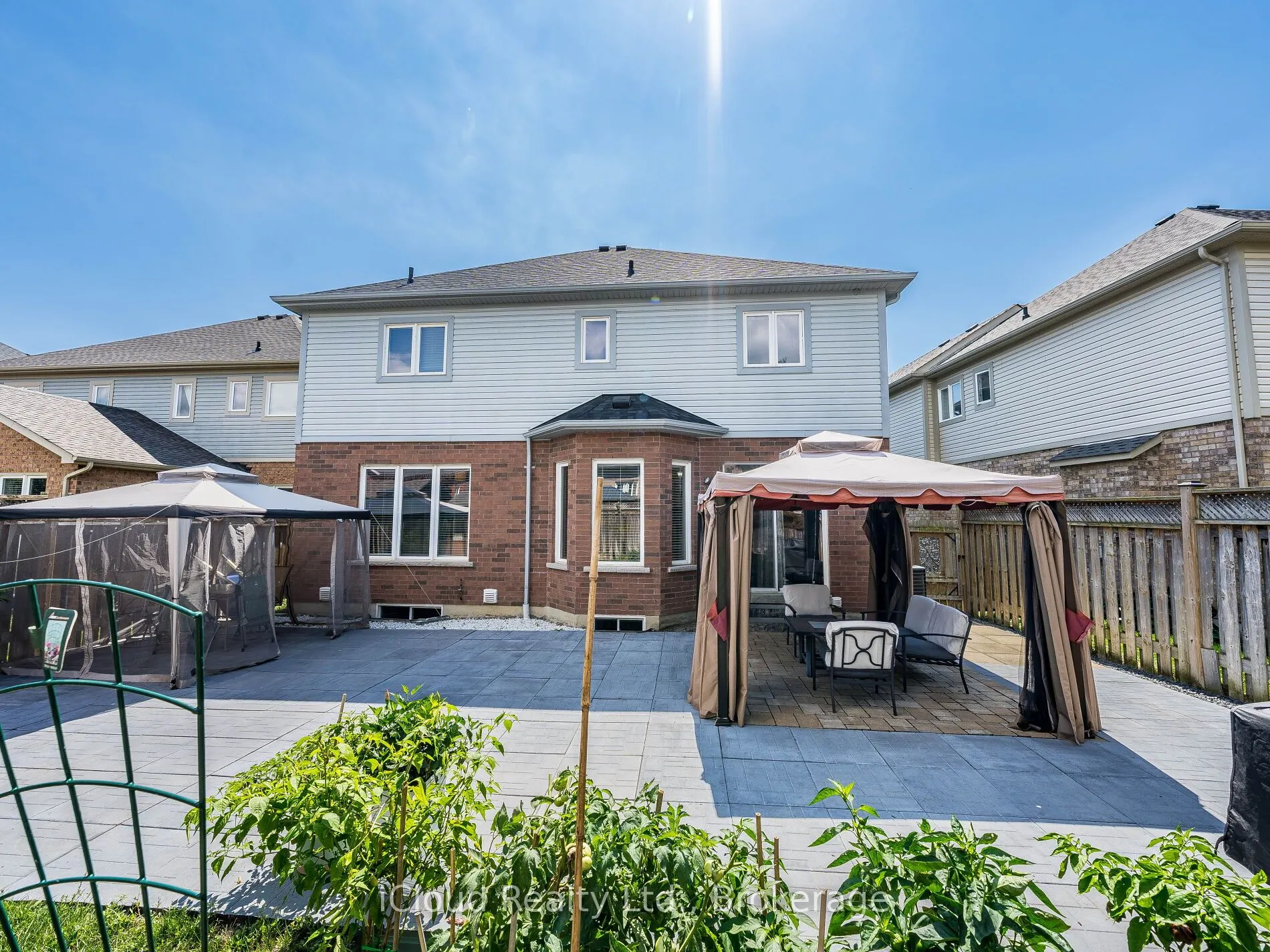 634 Oxbow Crescent