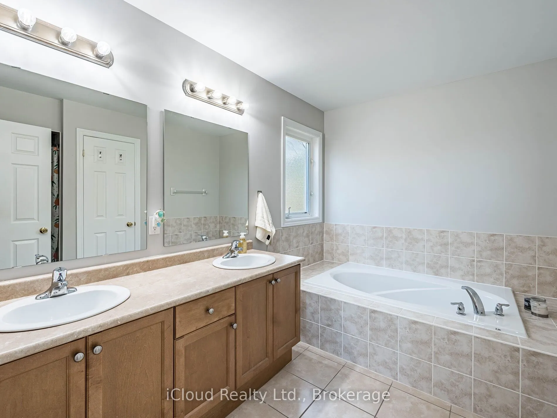 634 Oxbow Crescent