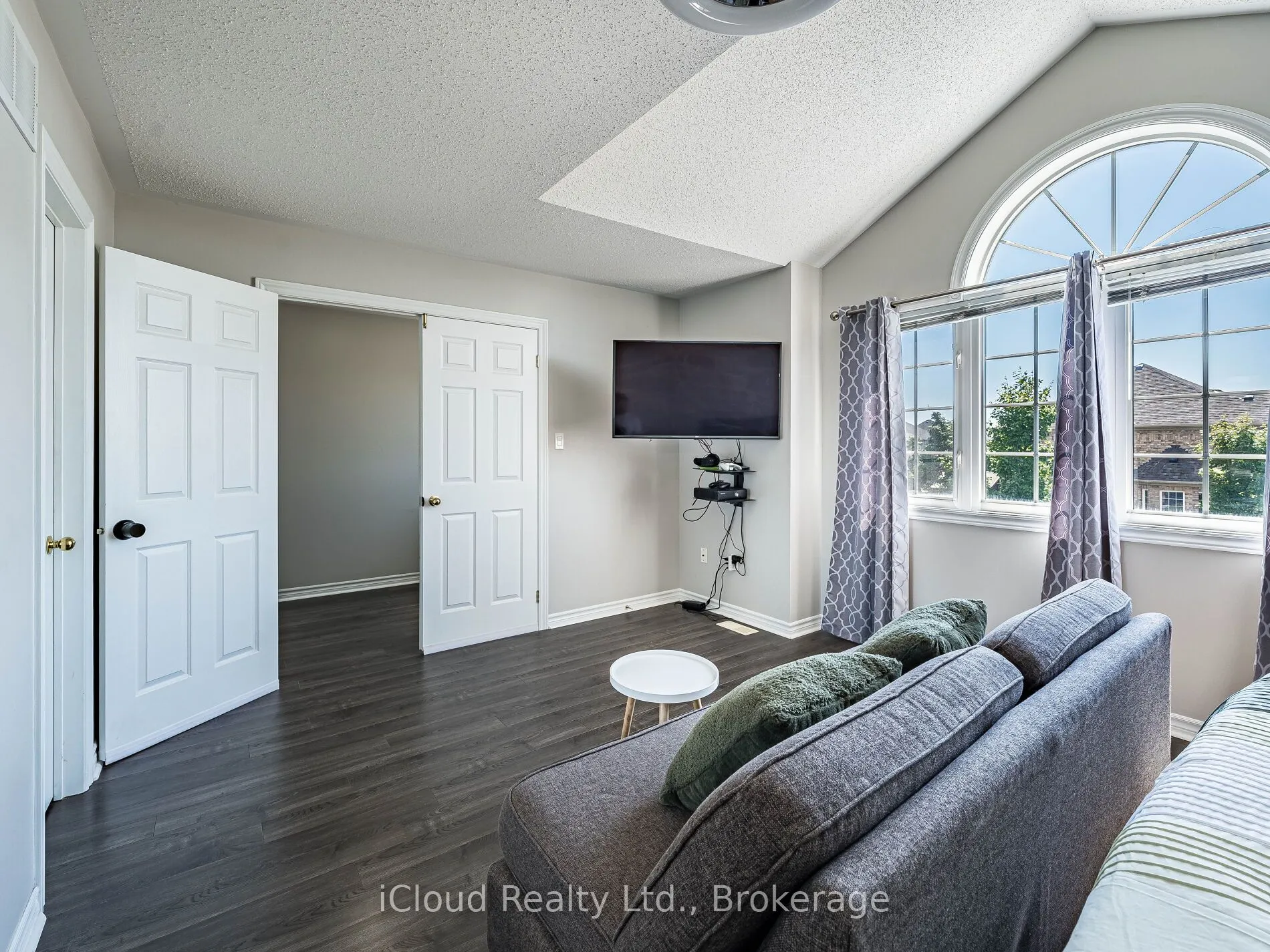 634 Oxbow Crescent