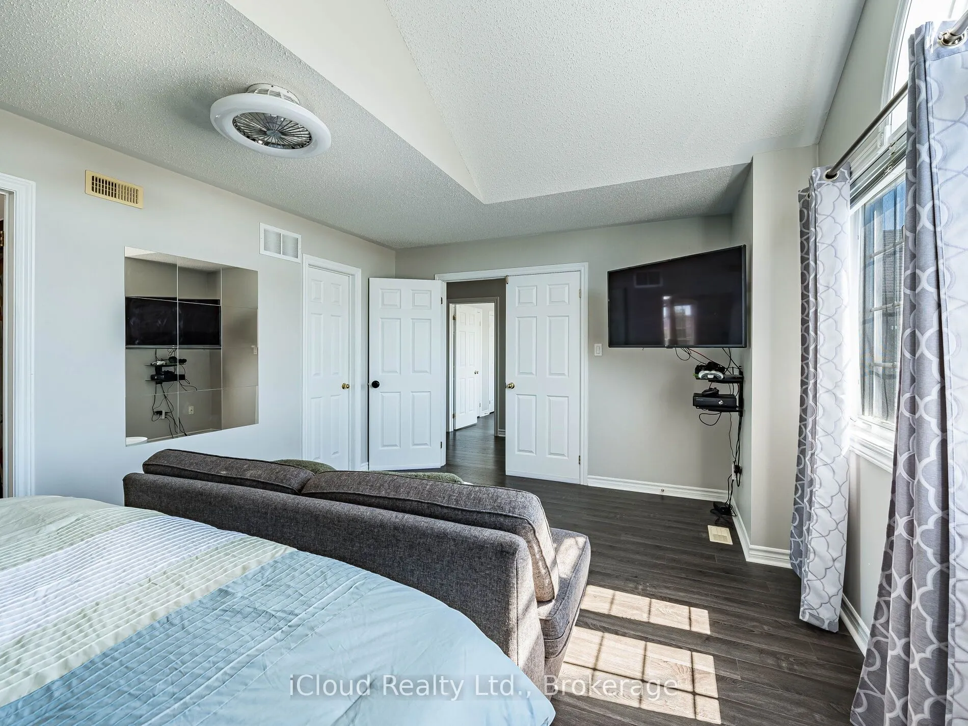 634 Oxbow Crescent
