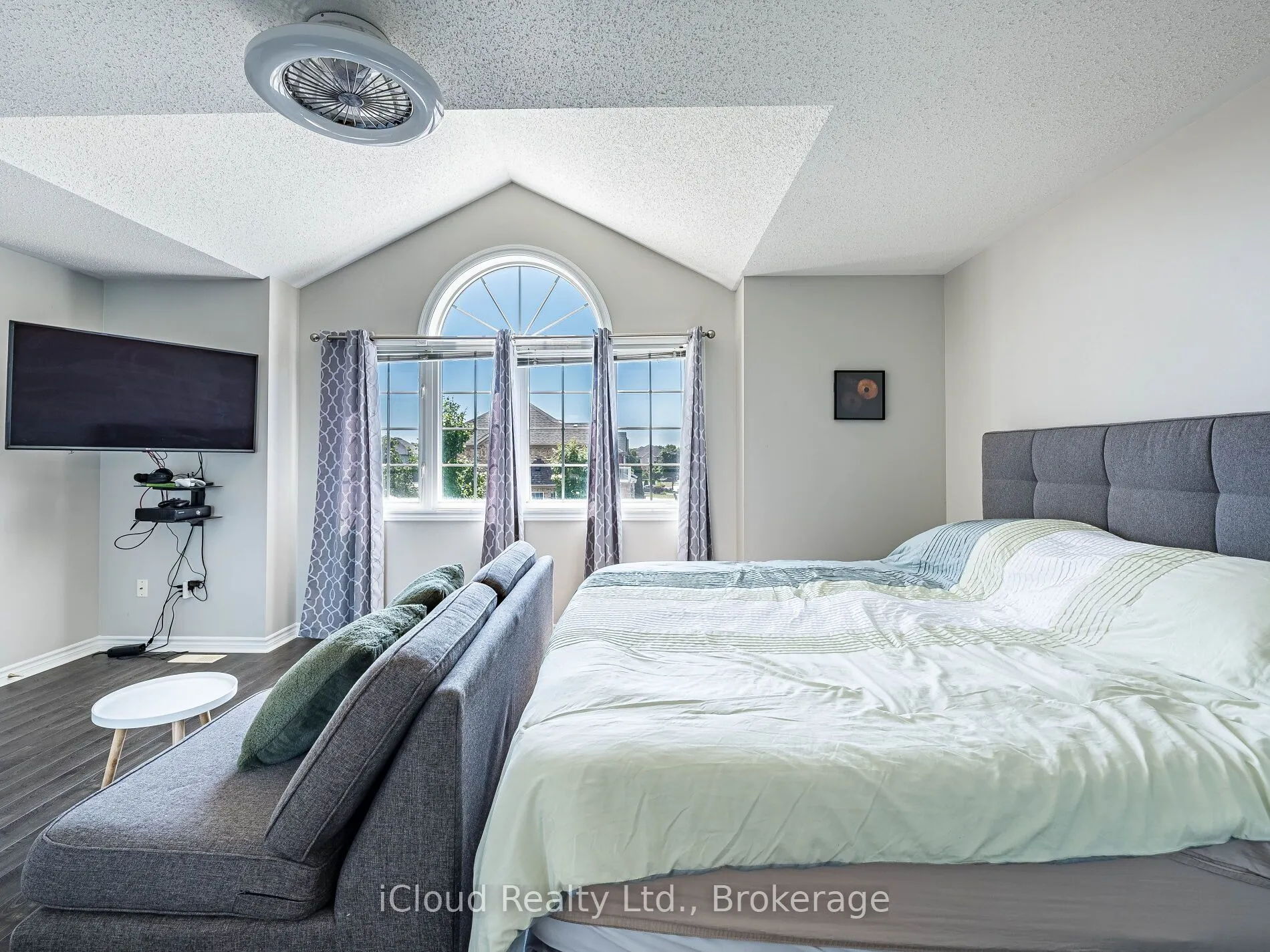 634 Oxbow Crescent
