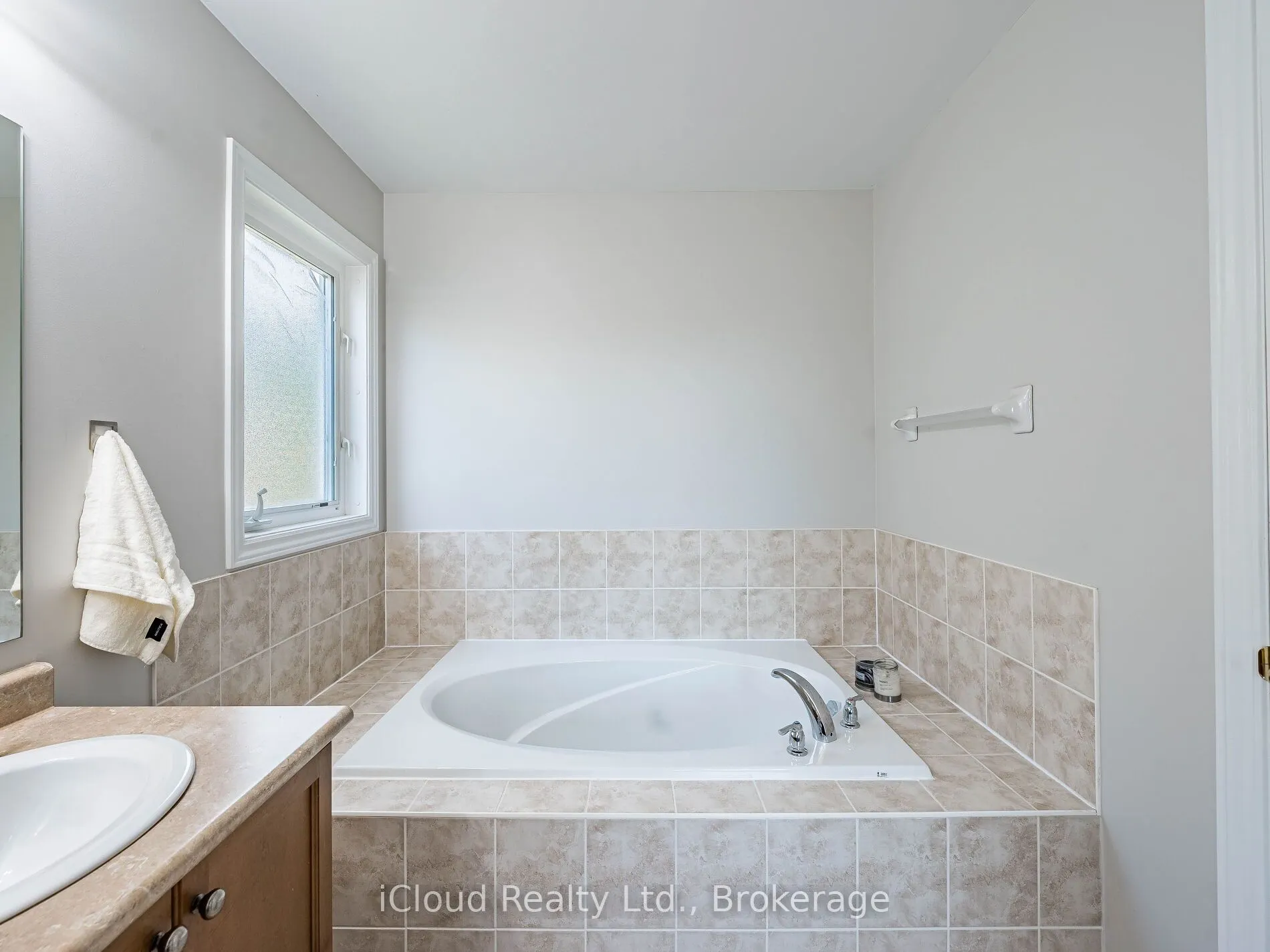 634 Oxbow Crescent