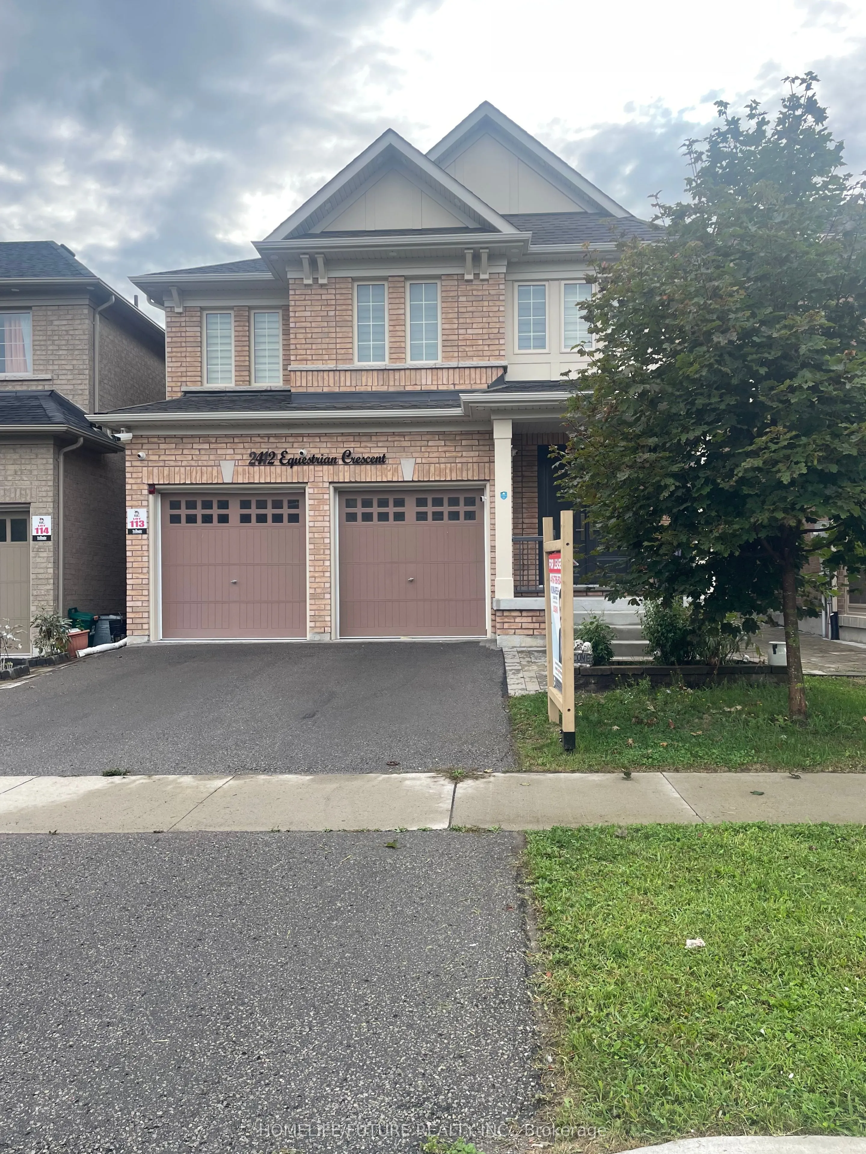 2412 Equestrain Crescent