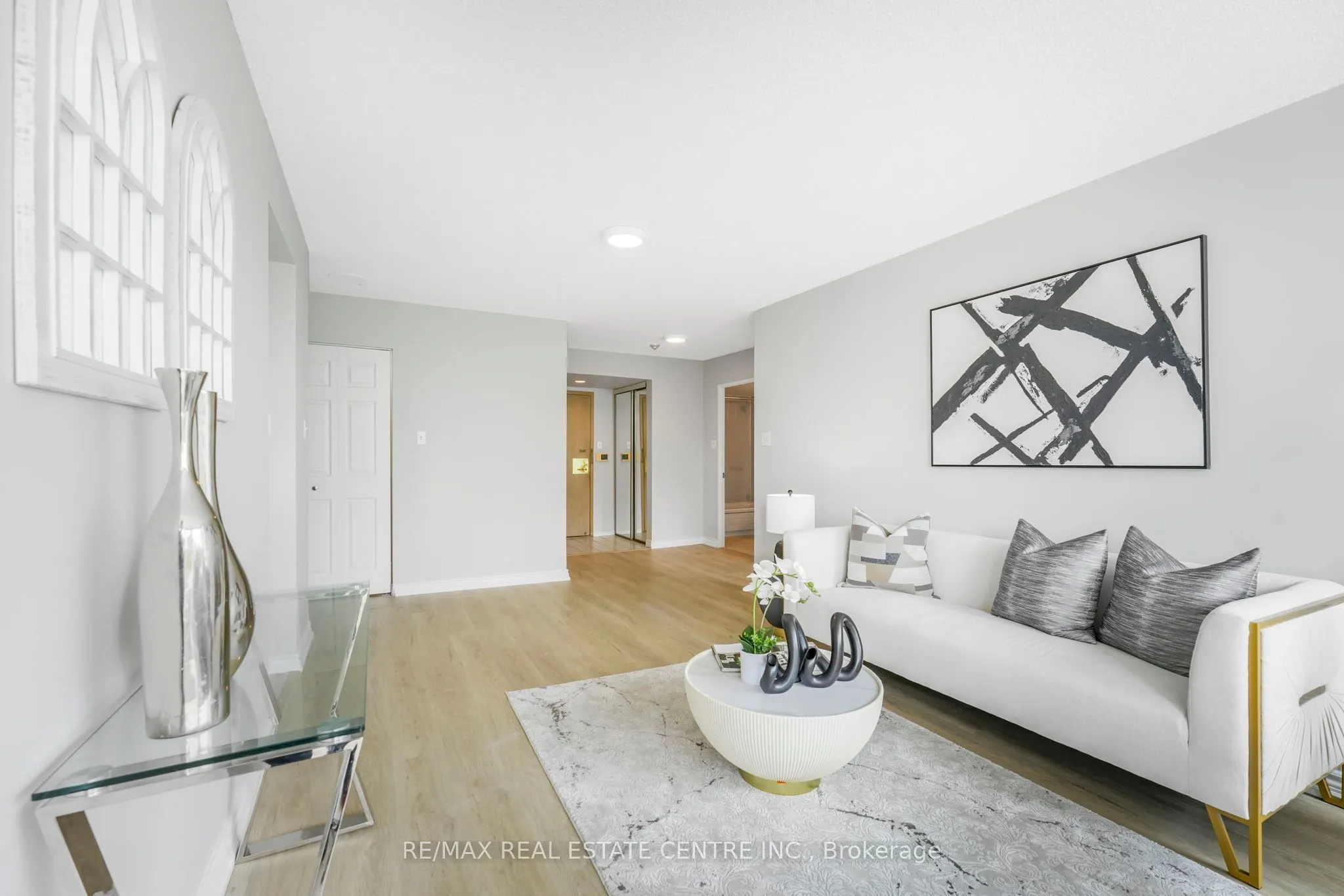 3233 Eglinton Avenue E, #407