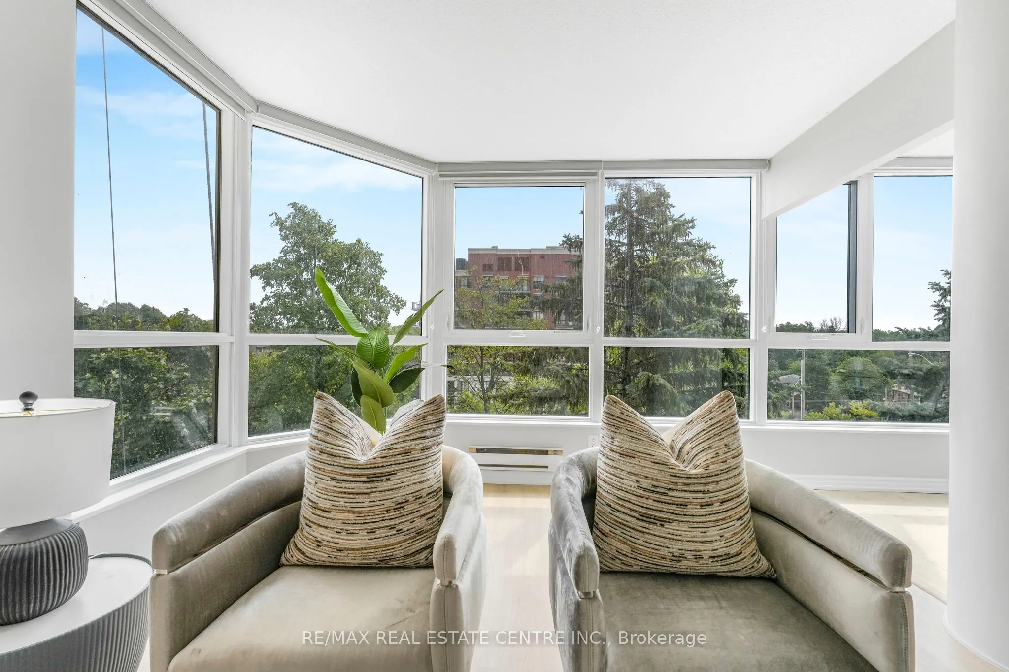 3233 Eglinton Avenue E, #407