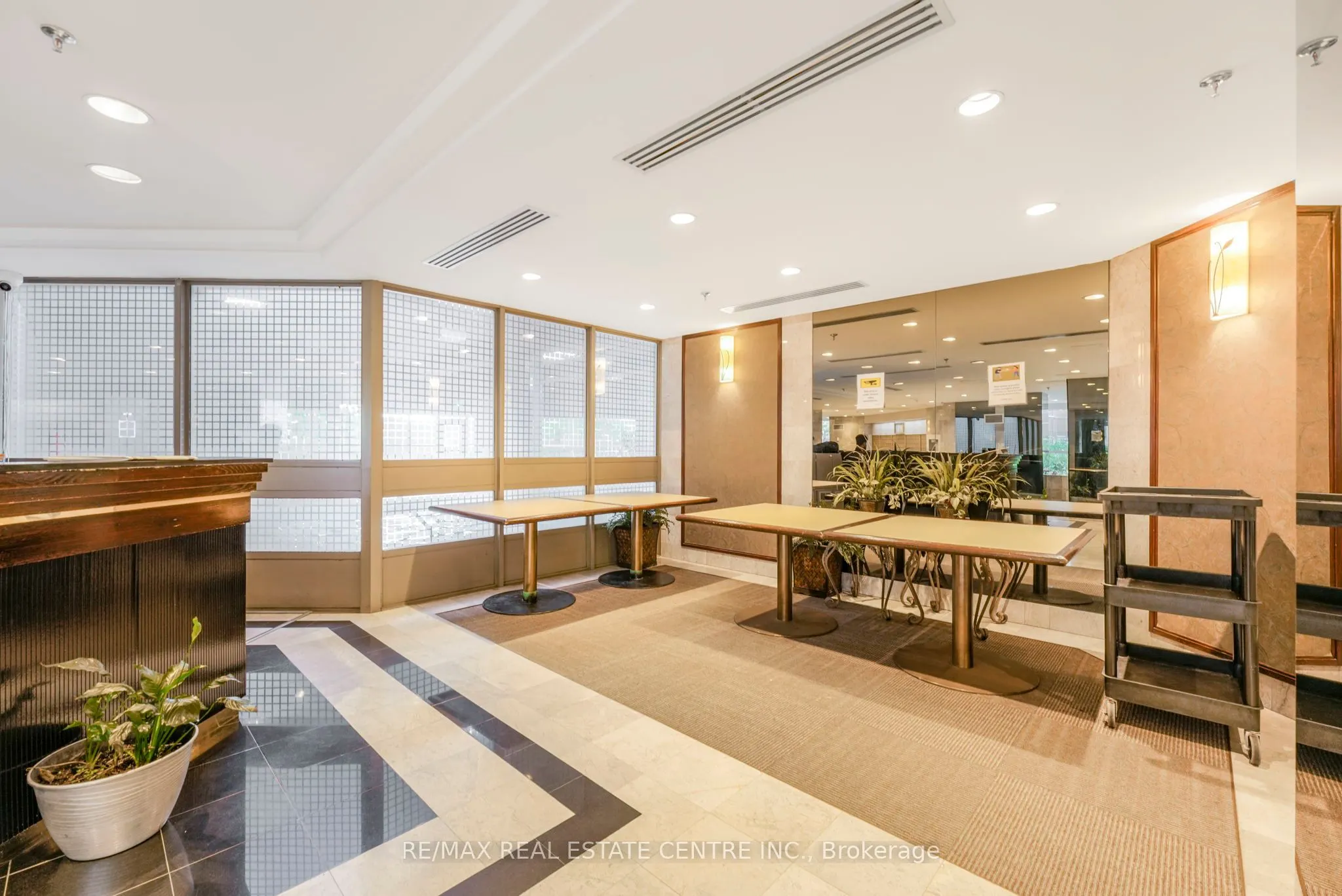 3233 Eglinton Avenue E, #407