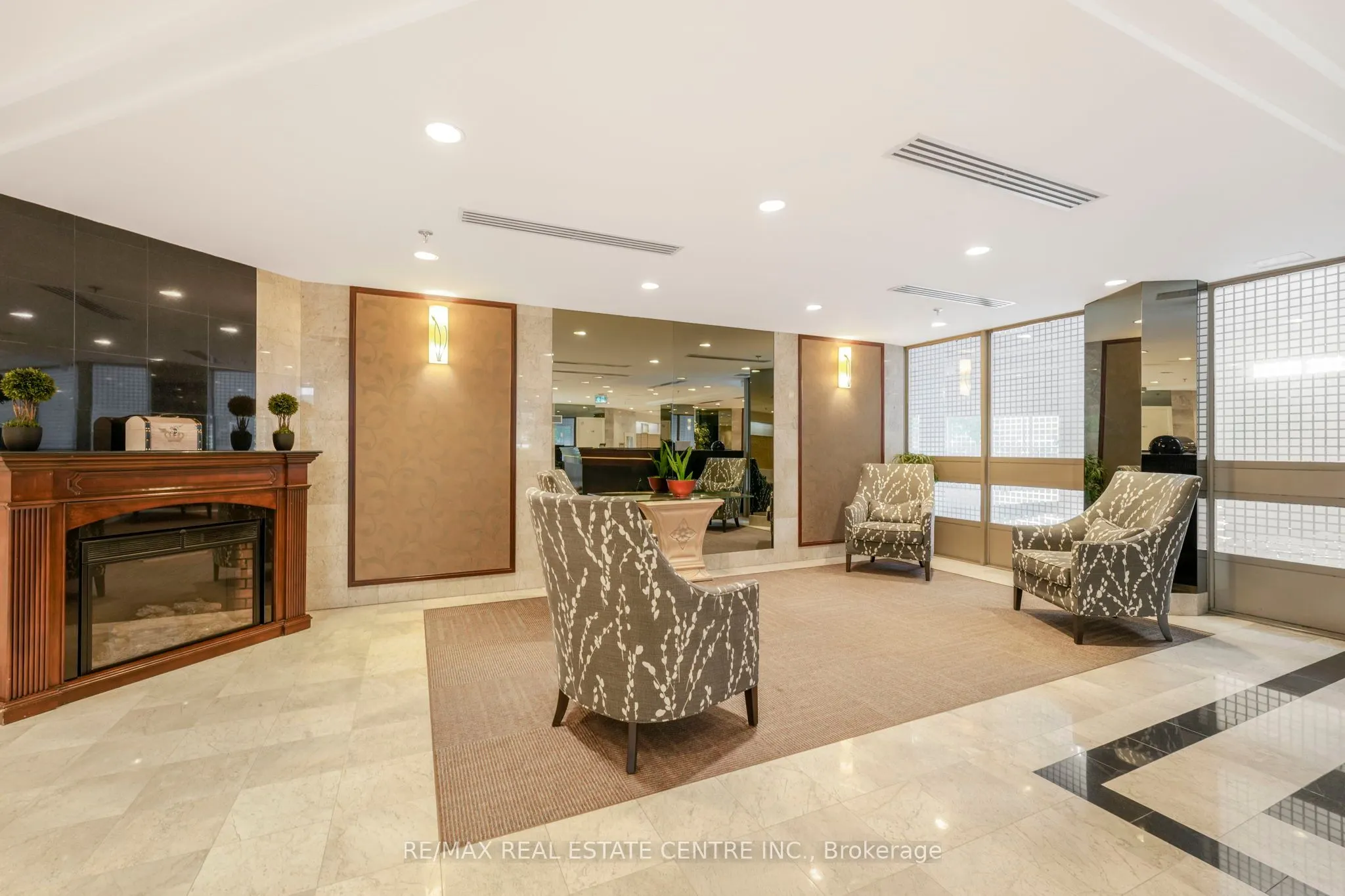 3233 Eglinton Avenue E, #407