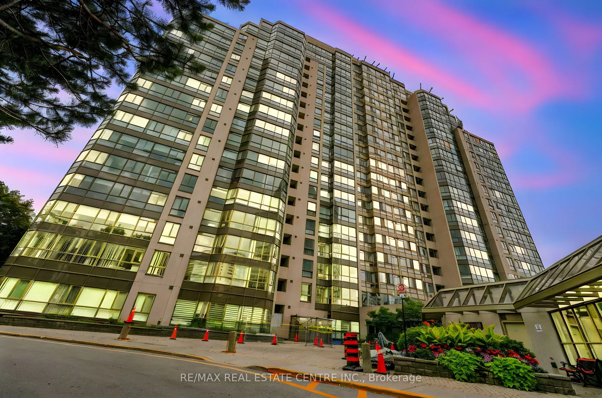 3233 Eglinton Avenue E, #407