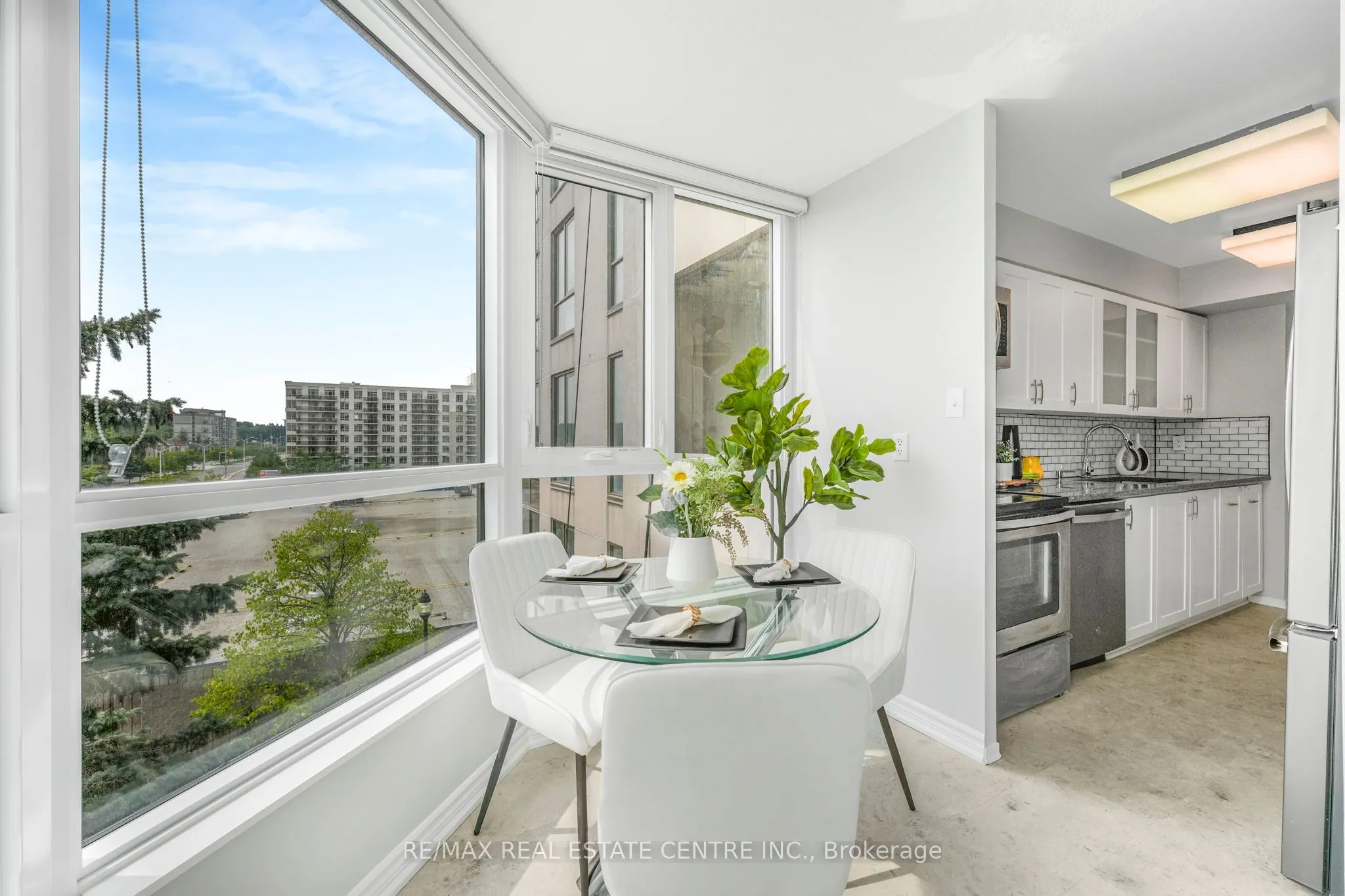 3233 Eglinton Avenue E, #407