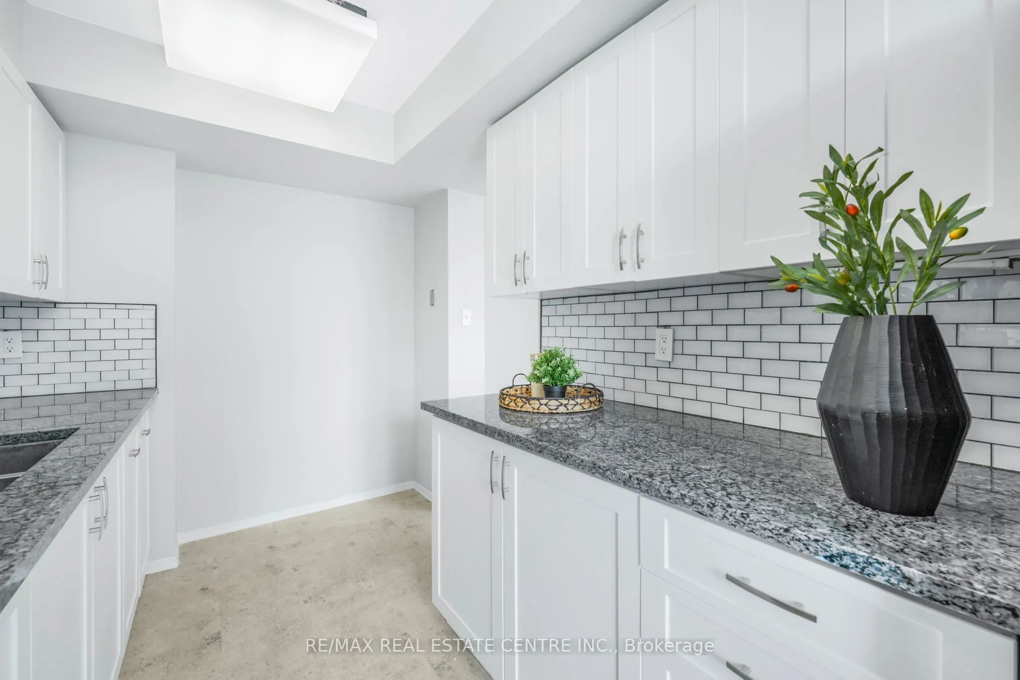 3233 Eglinton Avenue E, #407