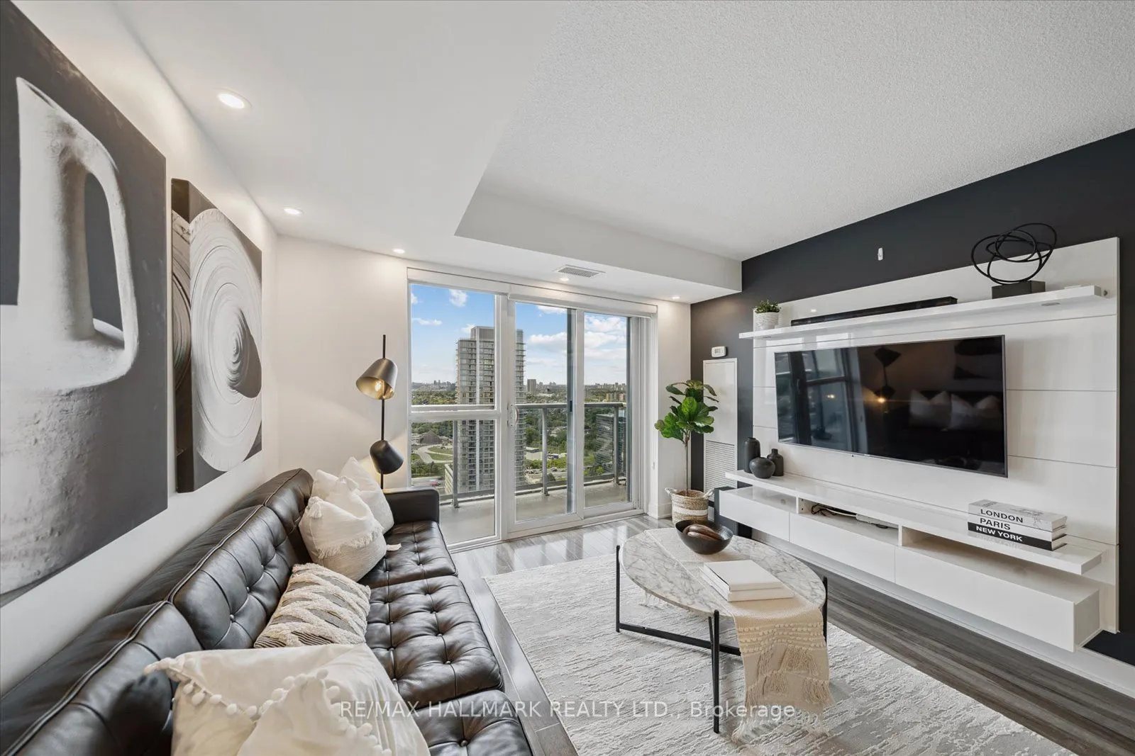 125 Village Green Square, #3006