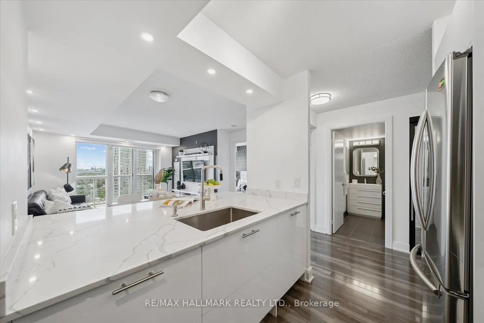 125 Village Green Square, #3006