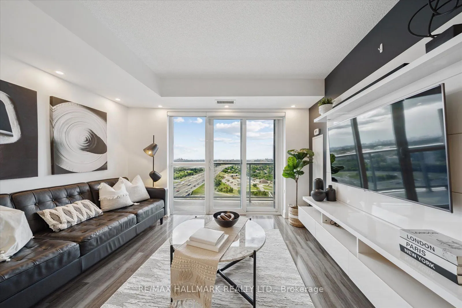 125 Village Green Square, #3006