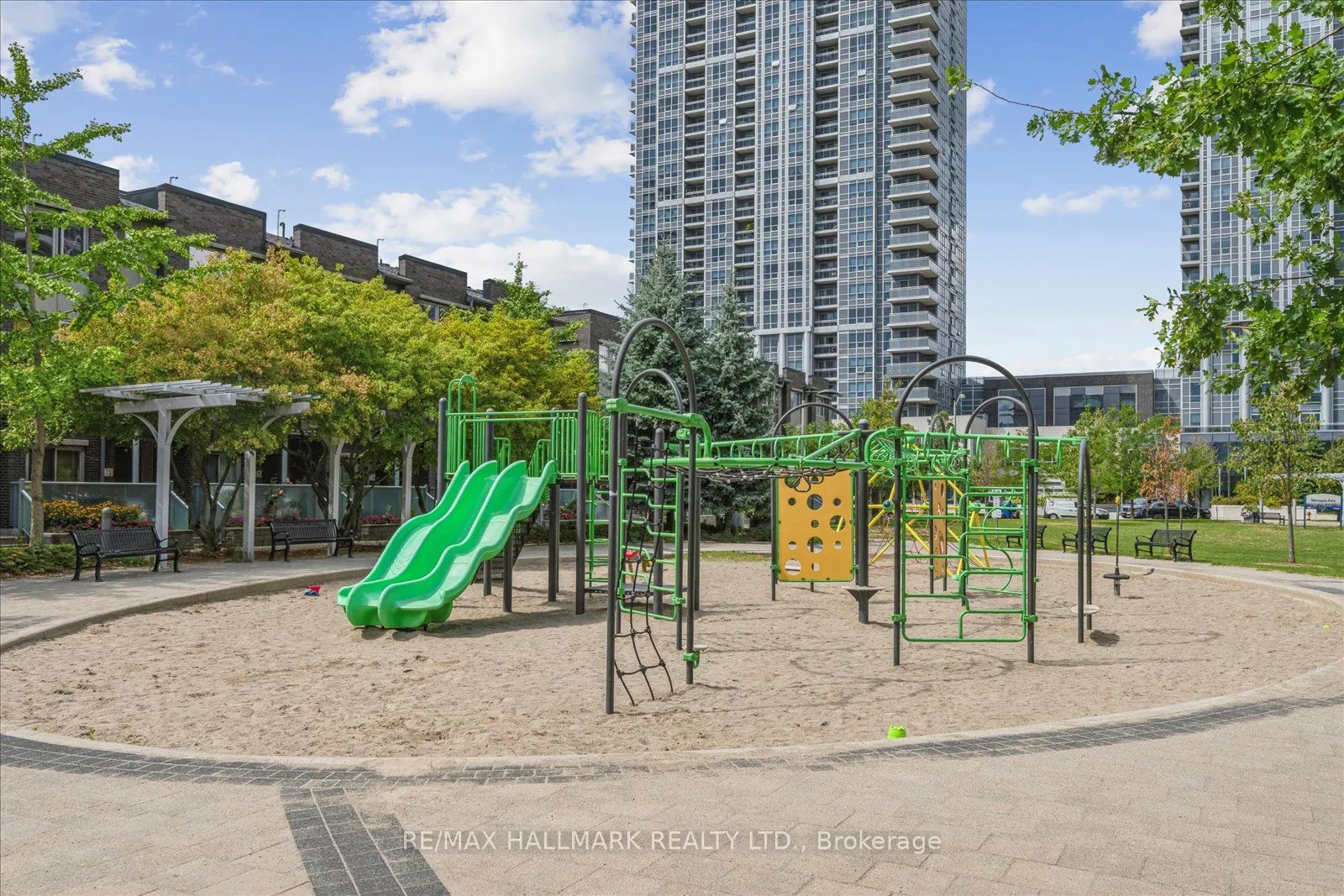 125 Village Green Square, #3006