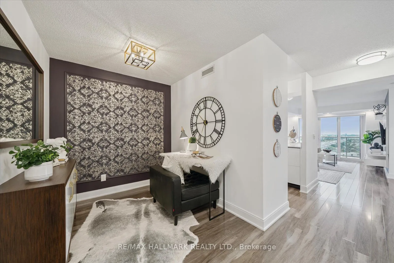 125 Village Green Square, #3006