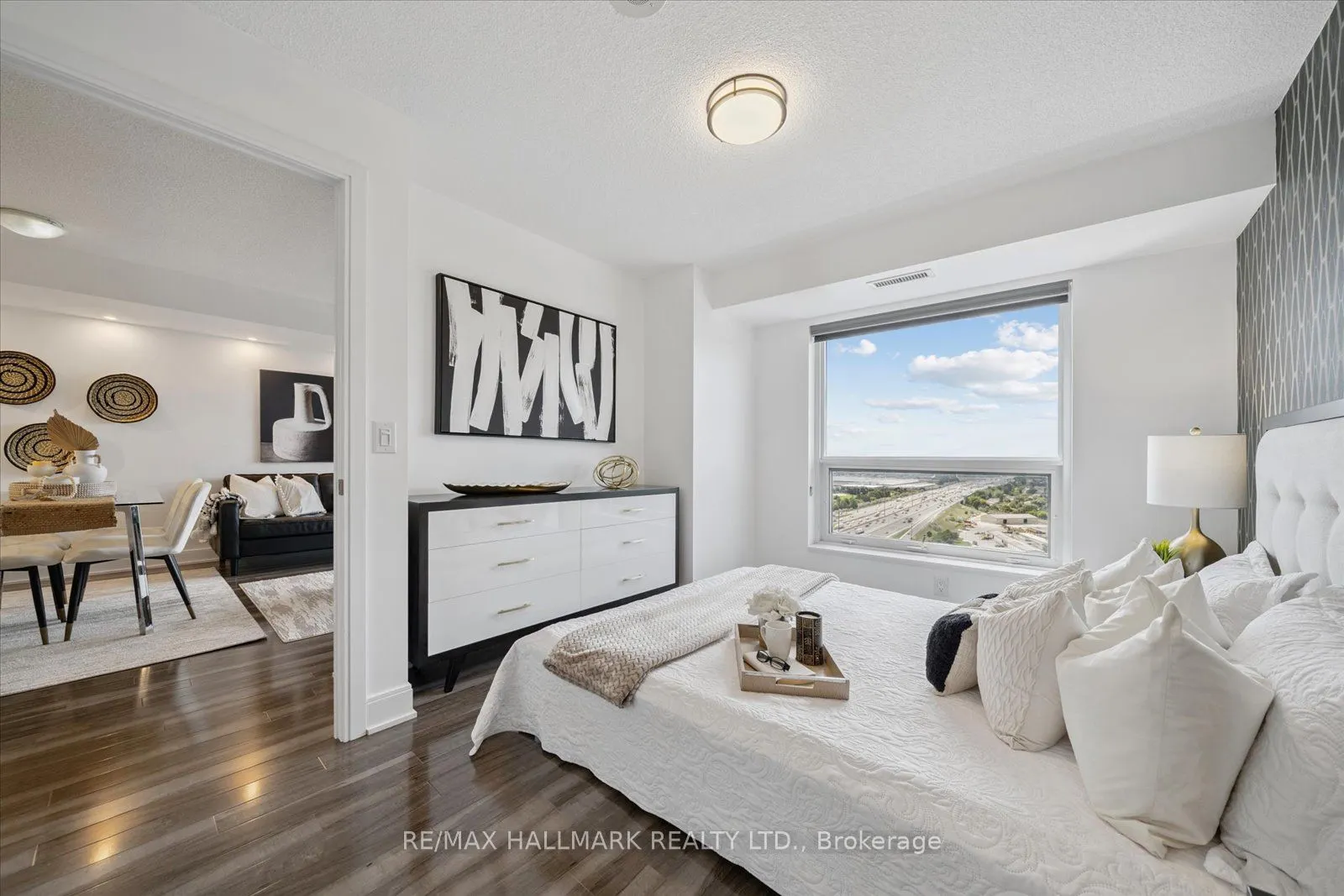 125 Village Green Square, #3006
