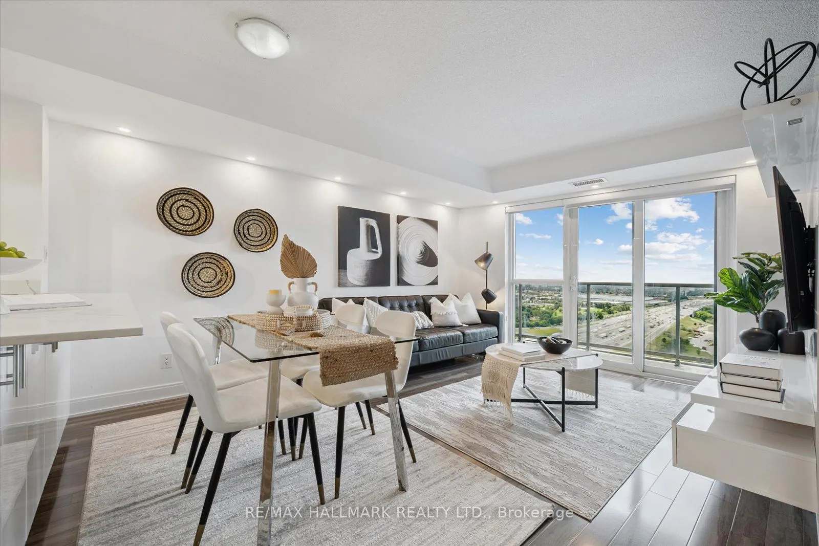 125 Village Green Square, #3006