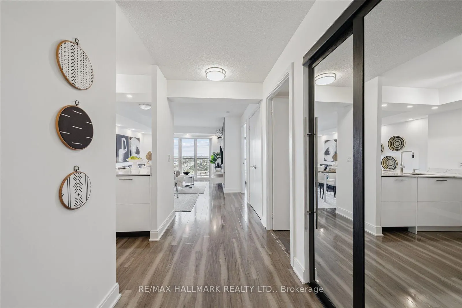 125 Village Green Square, #3006