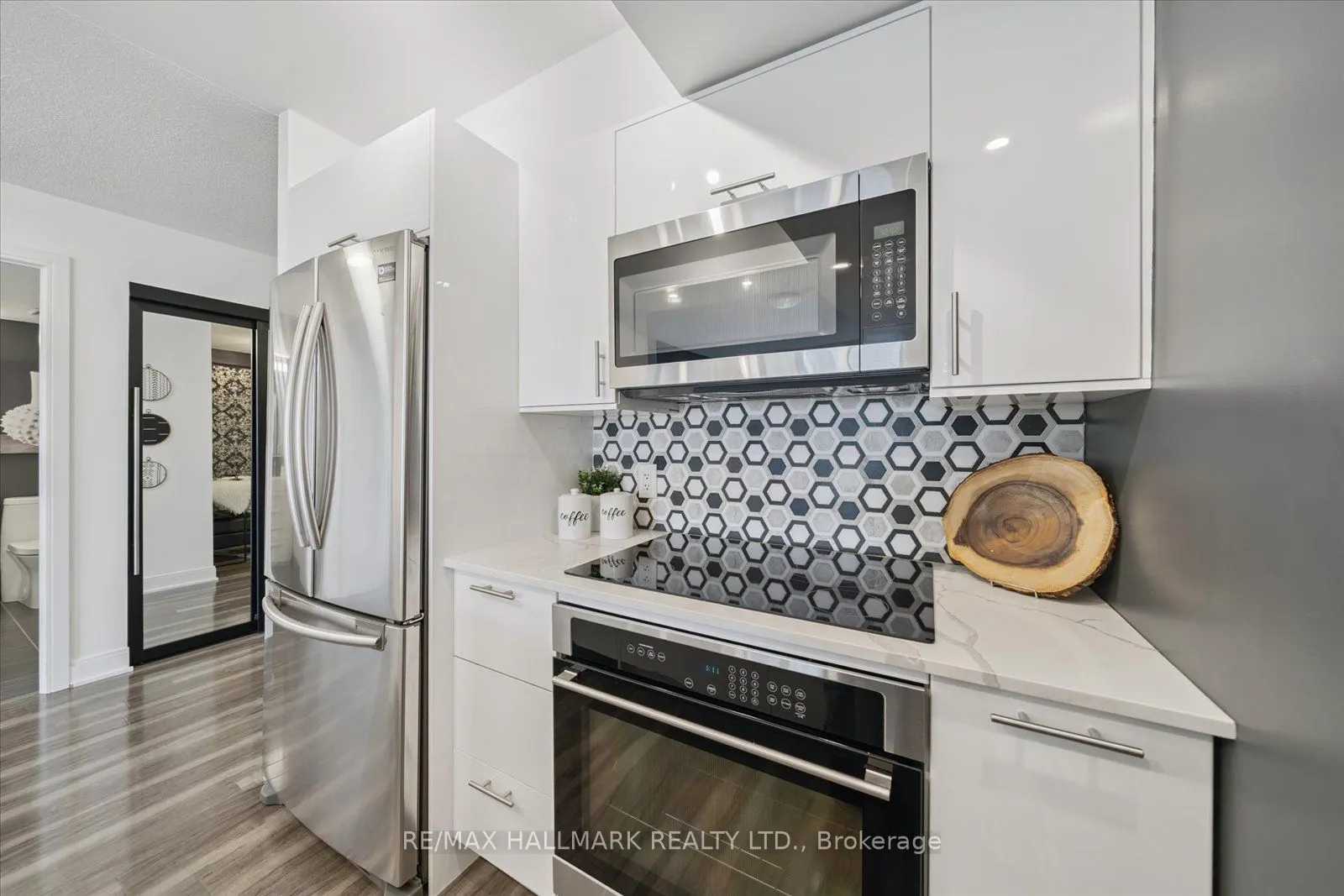 125 Village Green Square, #3006