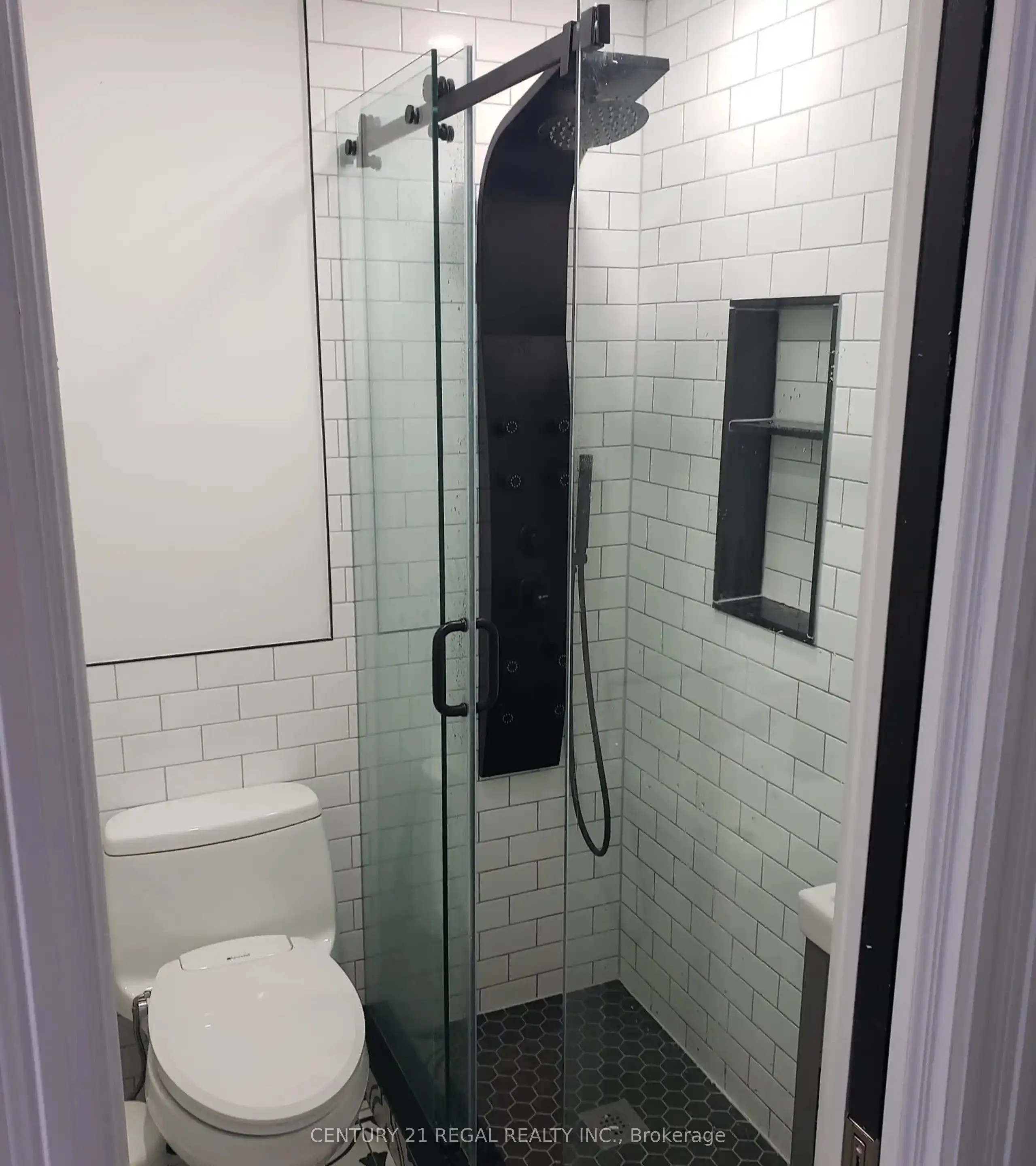 191 Booth Avenue, #Main