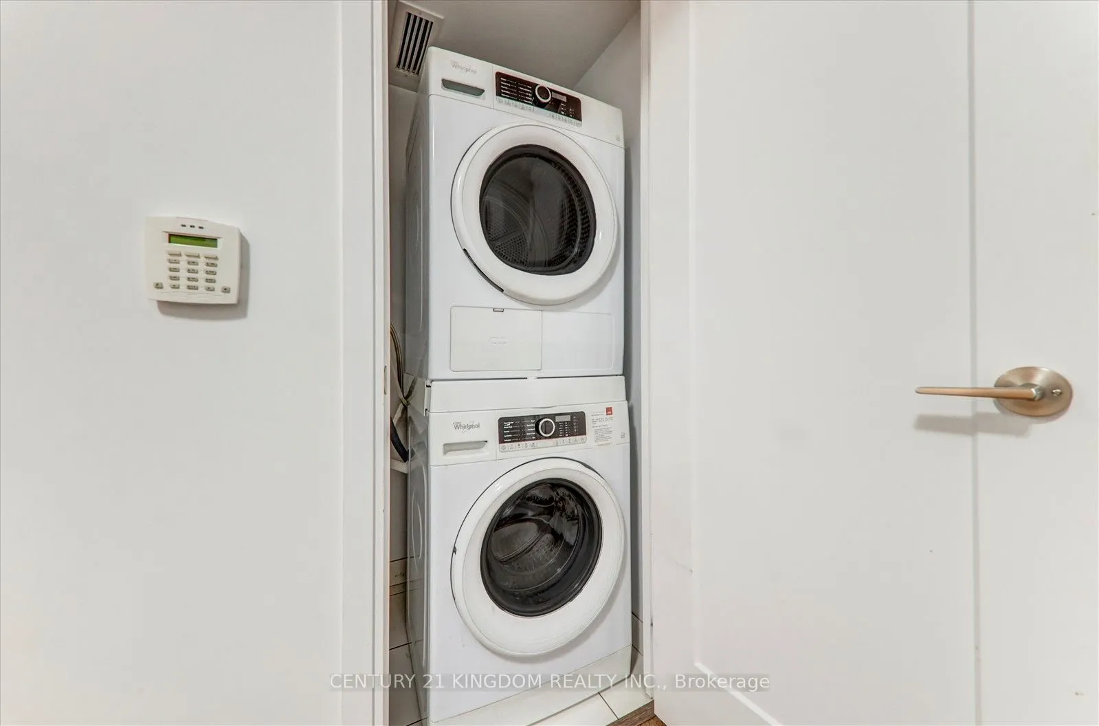 275 Village Green Square, #1423