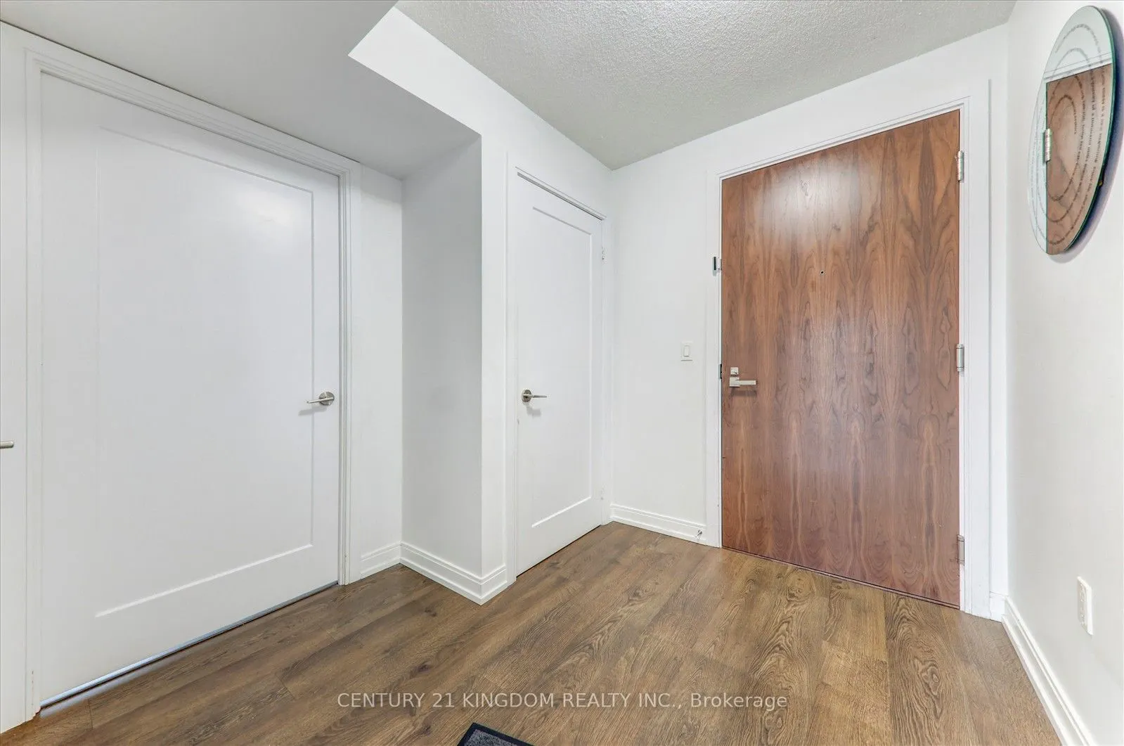 275 Village Green Square, #1423