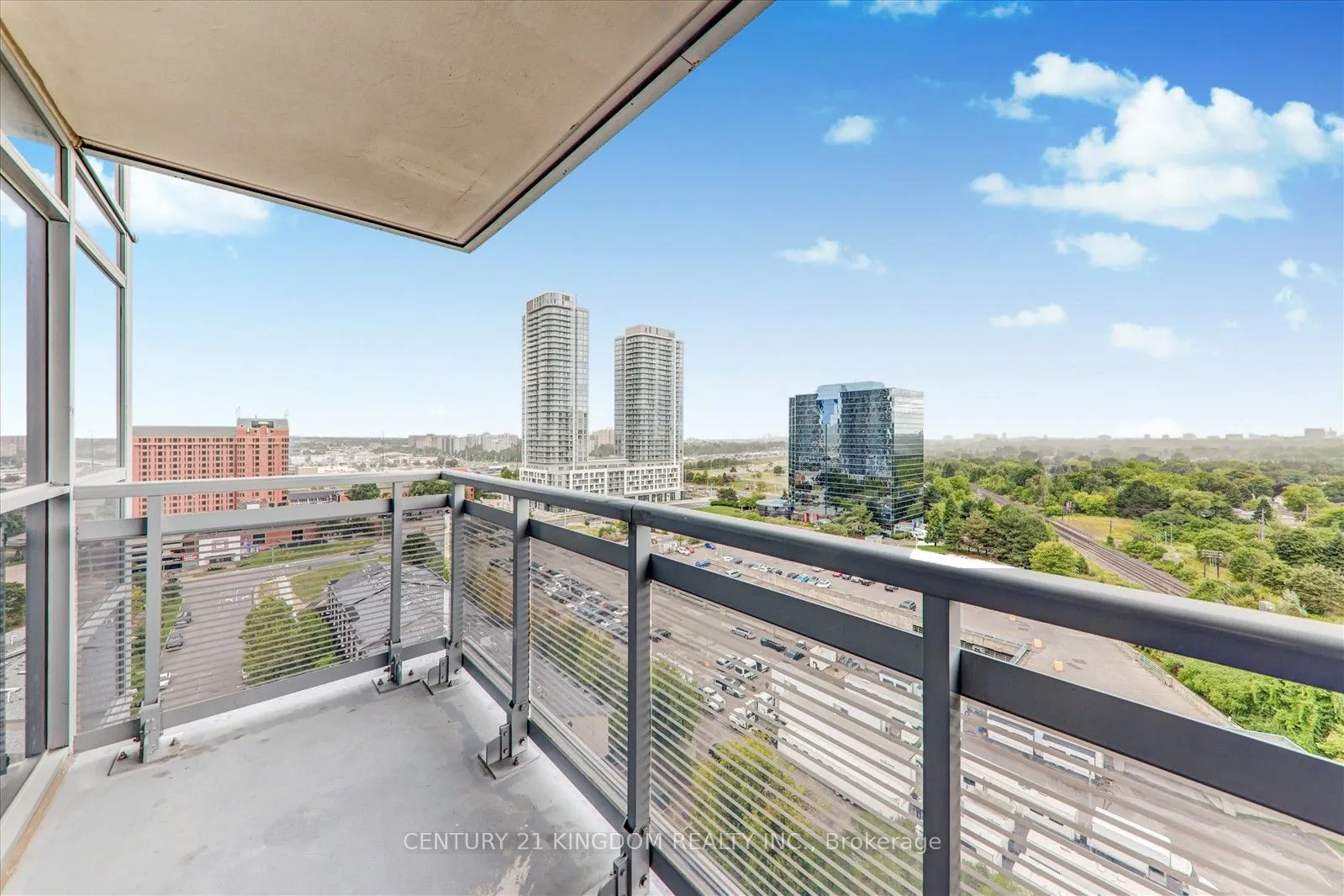 275 Village Green Square, #1423