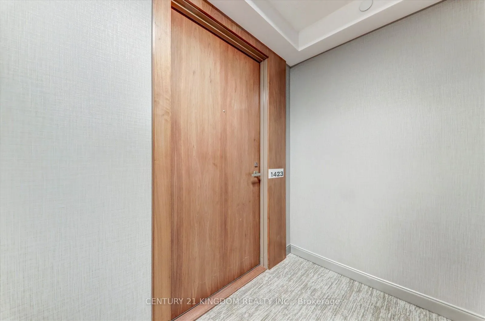 275 Village Green Square, #1423