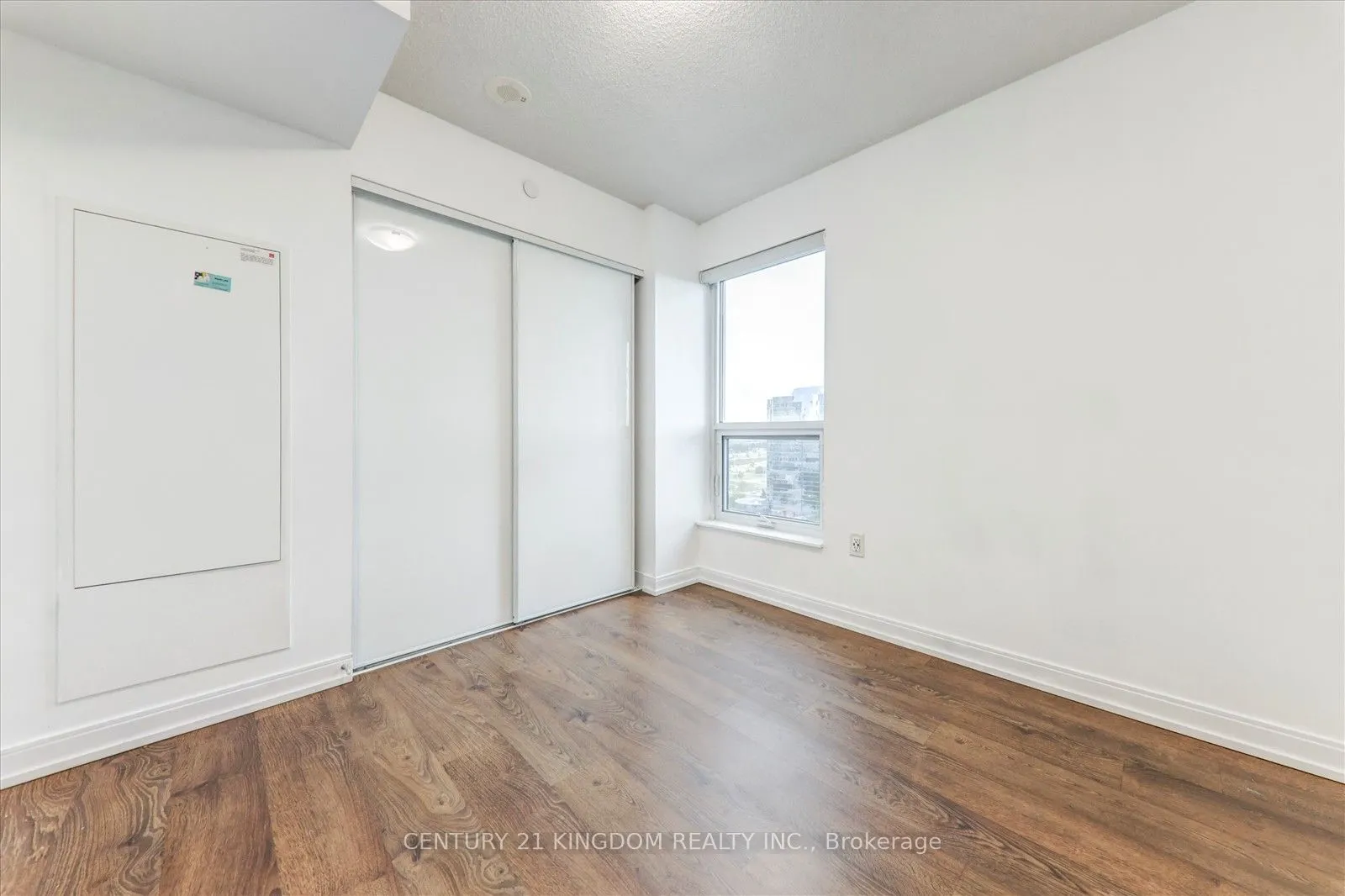 275 Village Green Square, #1423