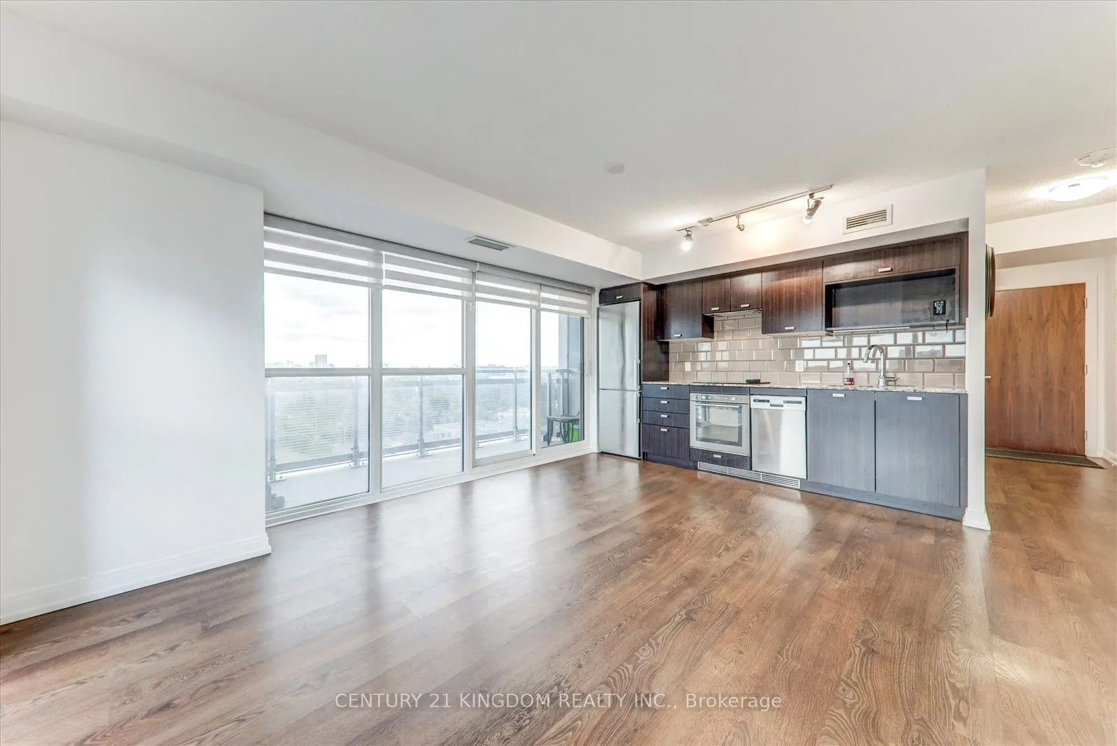 275 Village Green Square, #1423