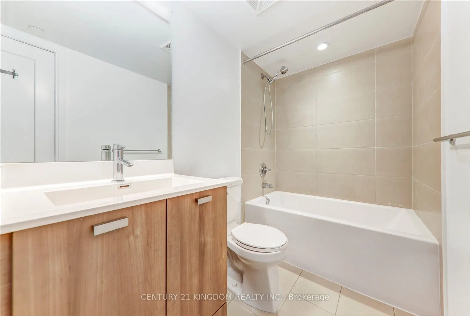 275 Village Green Square, #1423