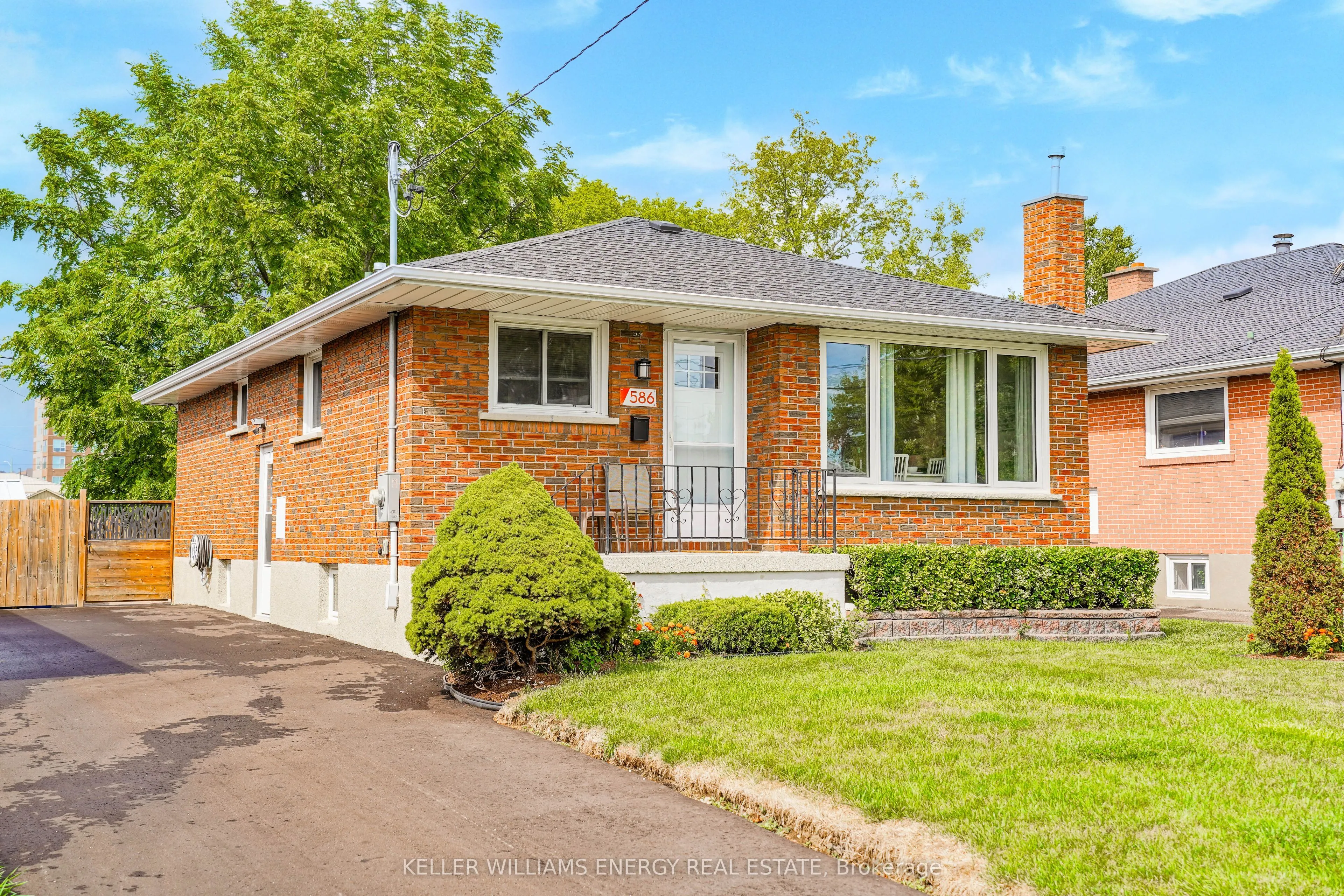 586 Montcalm Avenue