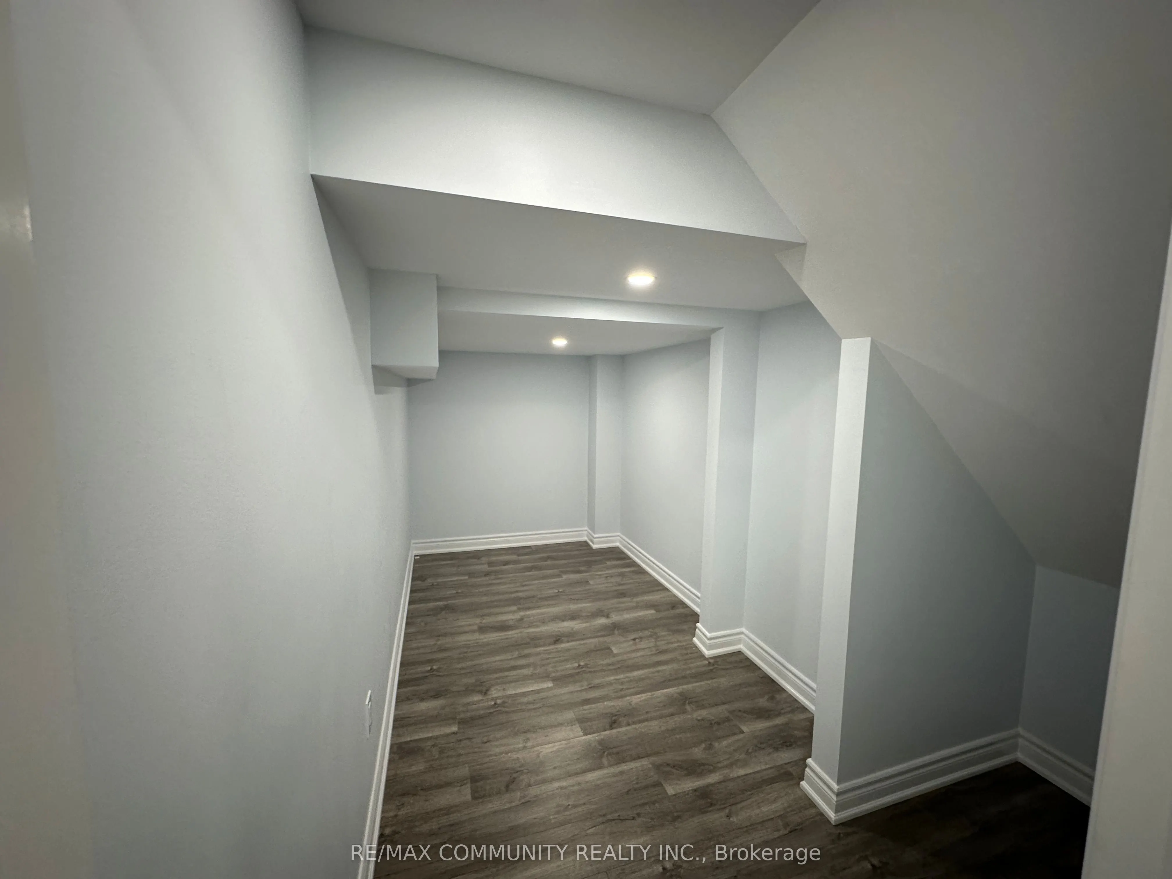 941 Greenhill Avenue, #Basement