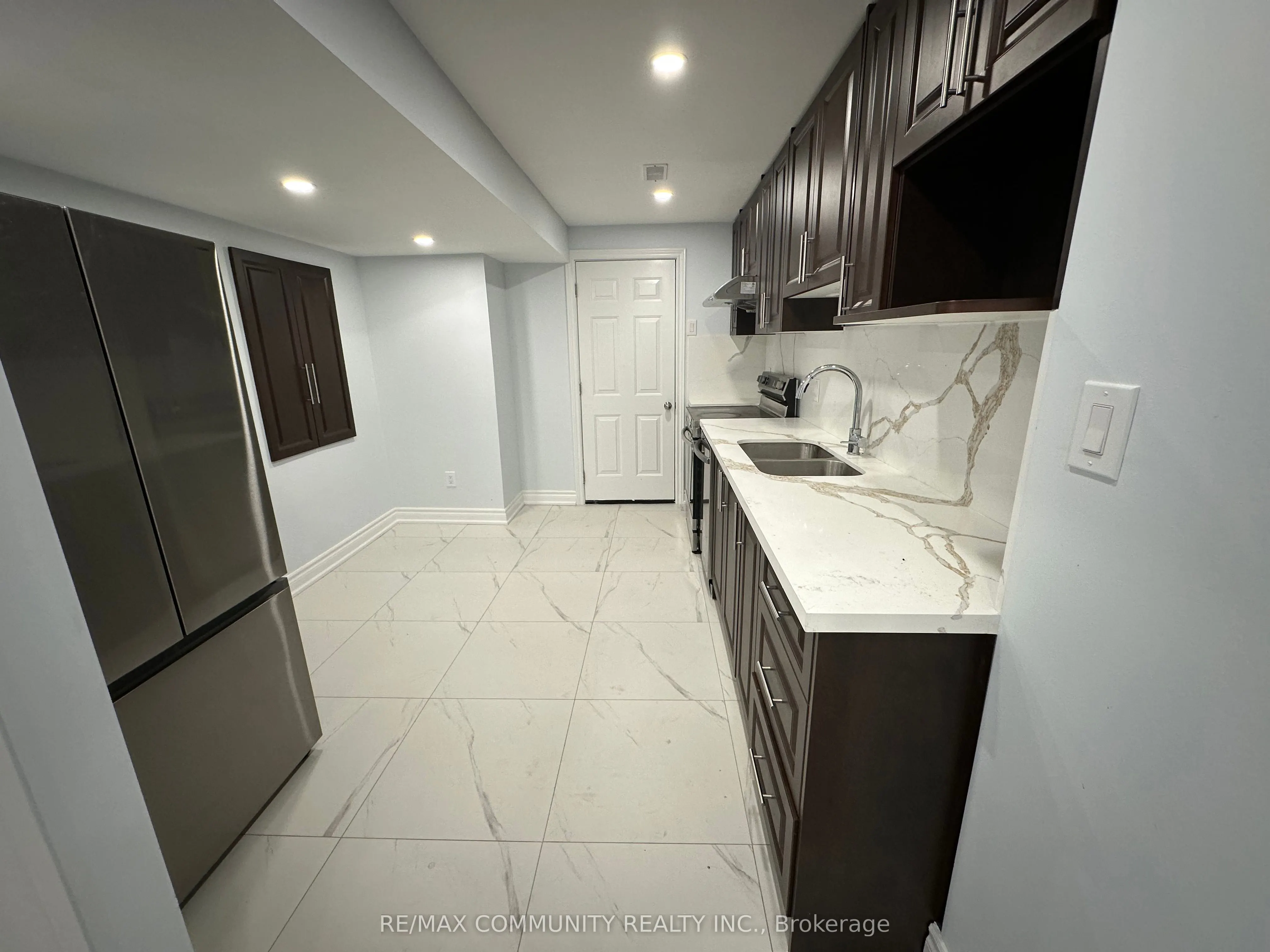 941 Greenhill Avenue, #Basement