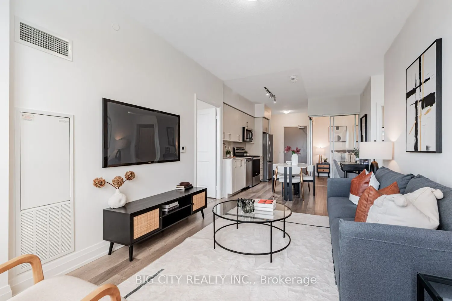 3121 Sheppard Avenue E, #611