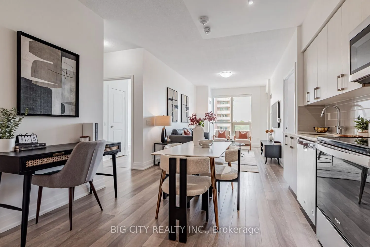 3121 Sheppard Avenue E, #611