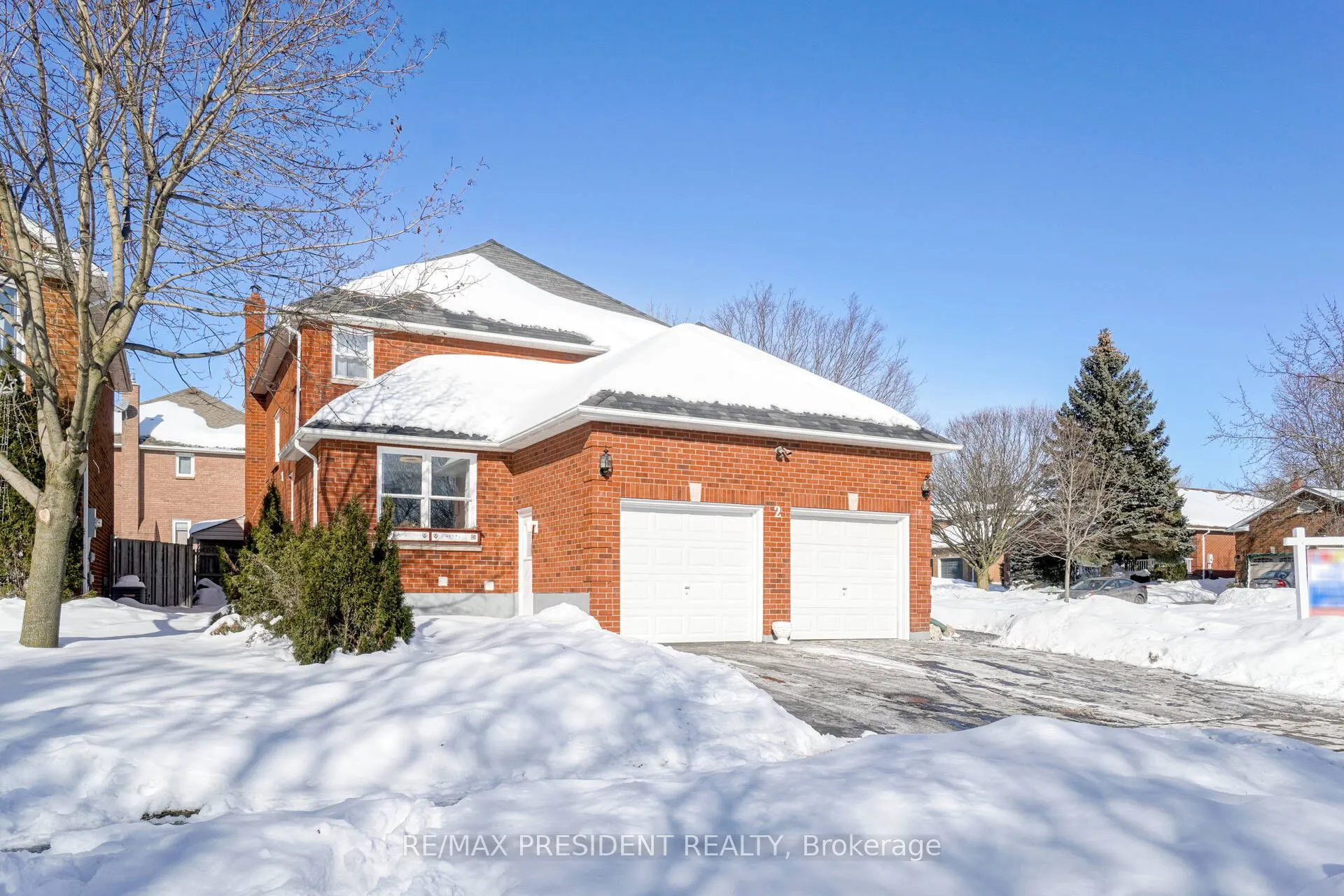 2 White Cliffe Drive