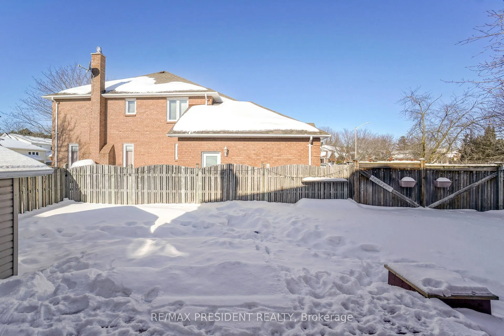 2 White Cliffe Drive