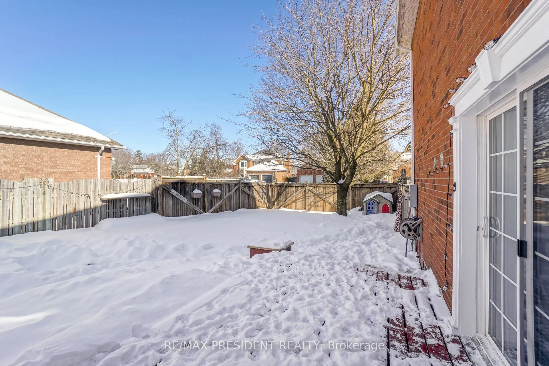 2 White Cliffe Drive