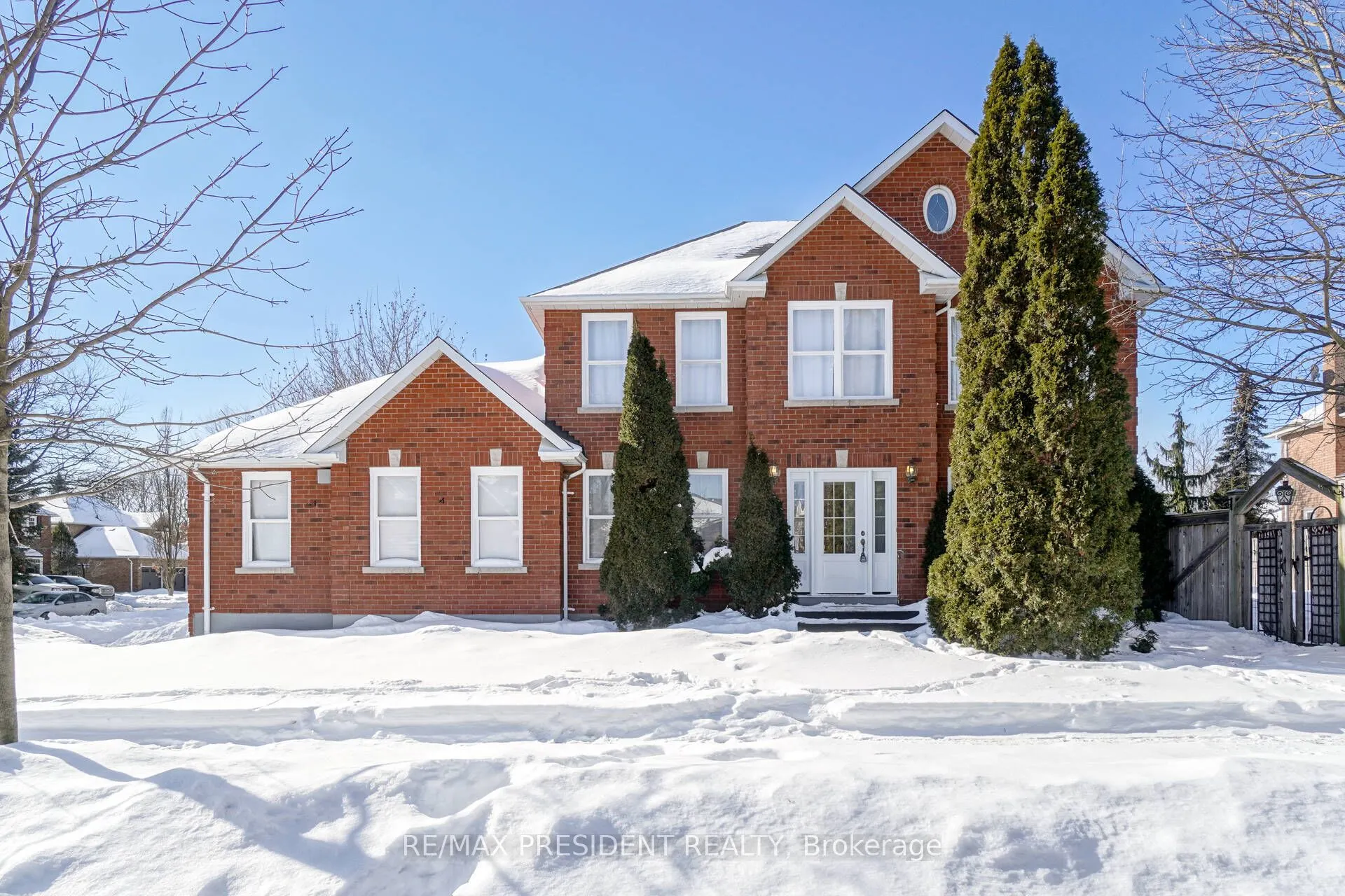 2 White Cliffe Drive