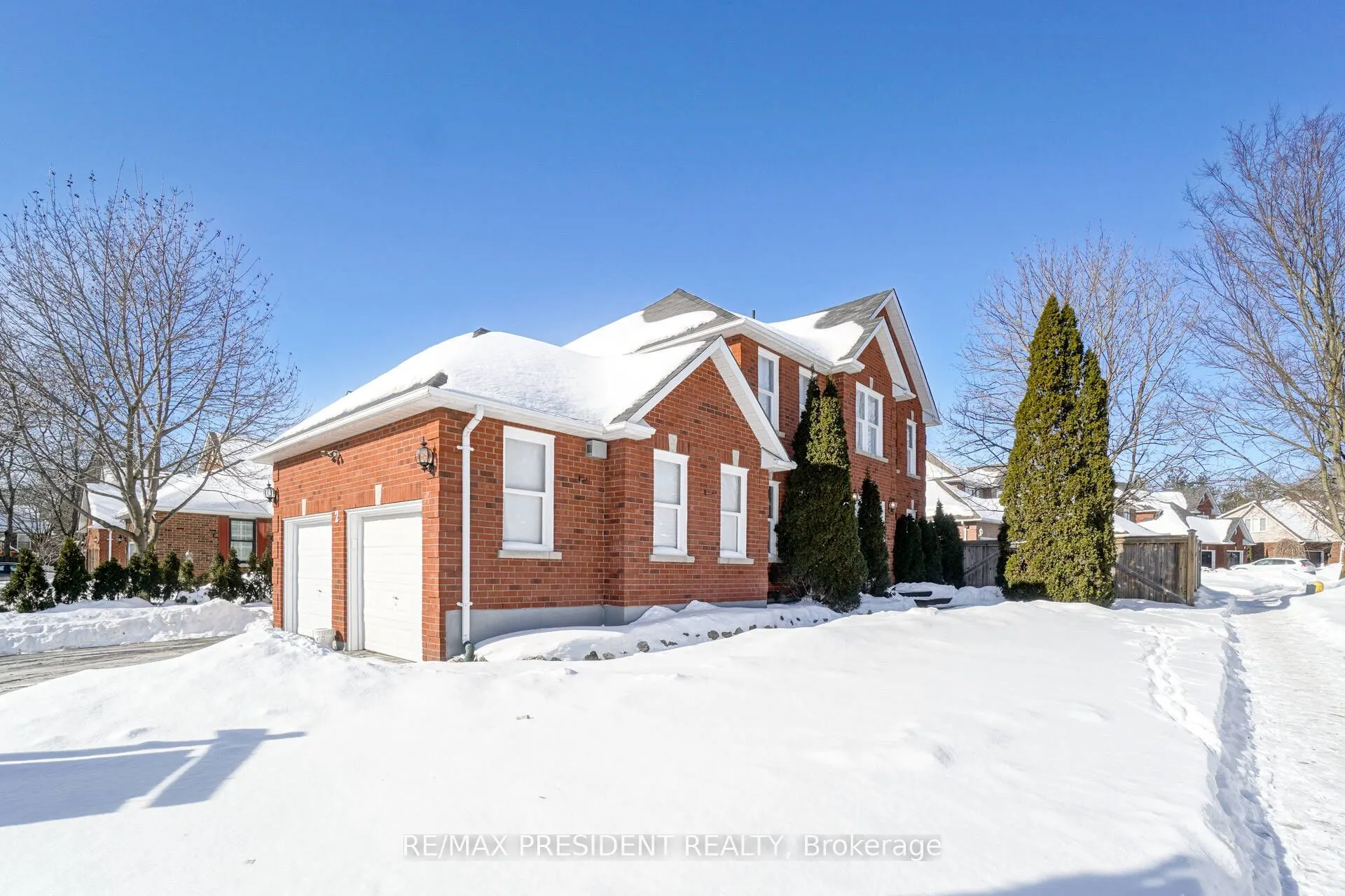 2 White Cliffe Drive